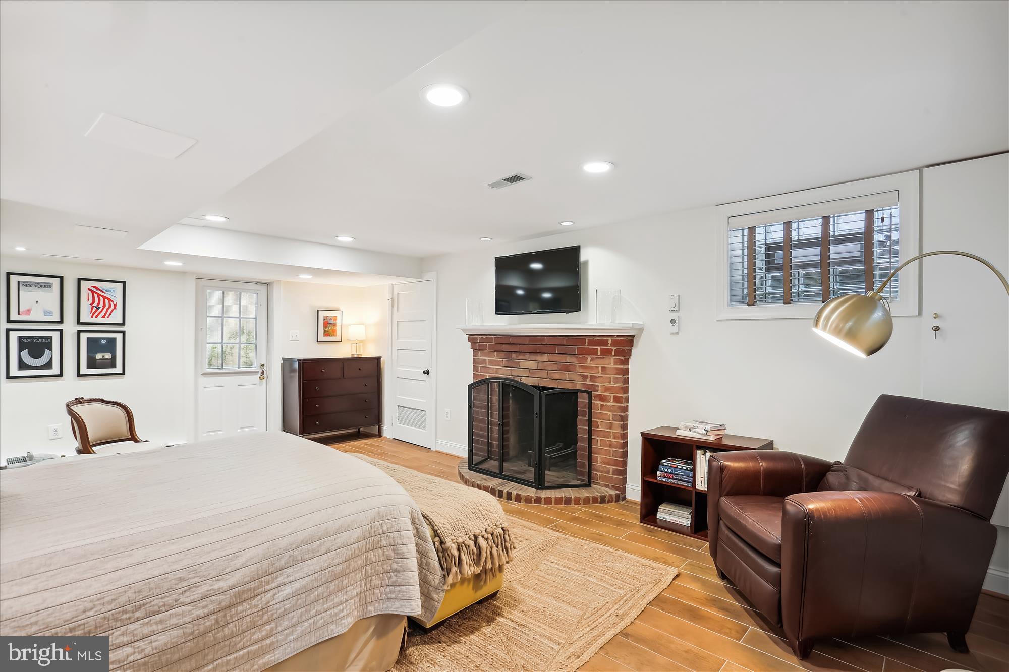 WOODSIDE FOREST - Residential