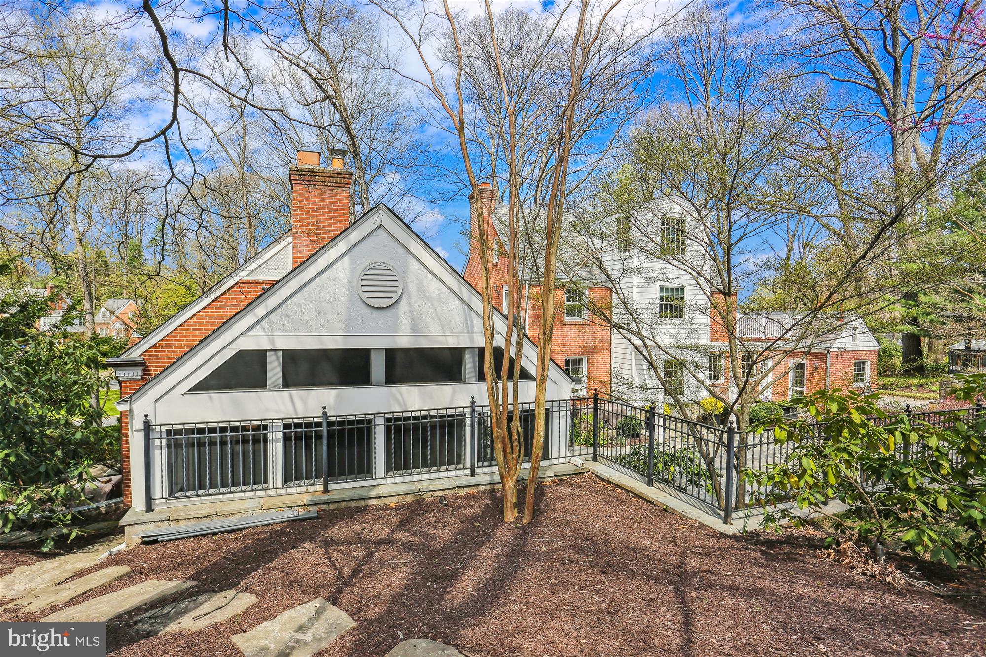 WOODSIDE FOREST - Residential