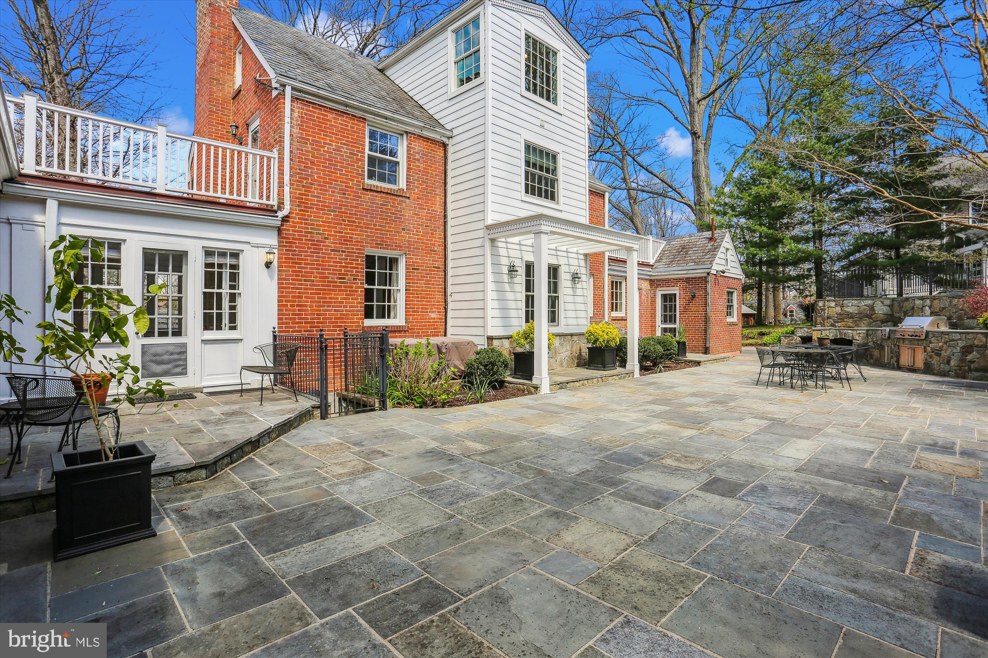 WOODSIDE FOREST - Residential