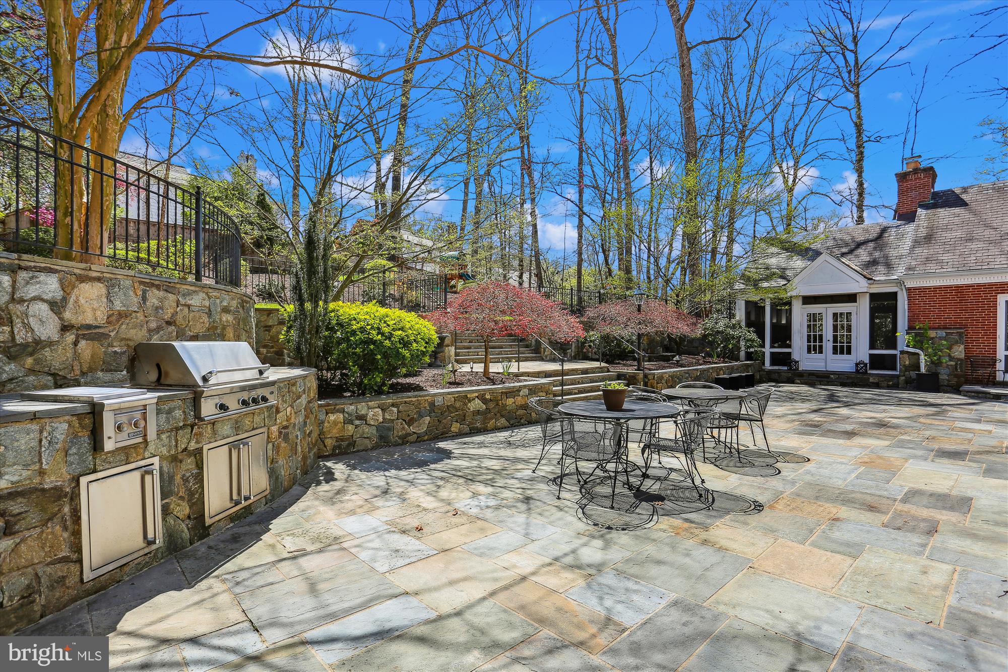 WOODSIDE FOREST - Residential