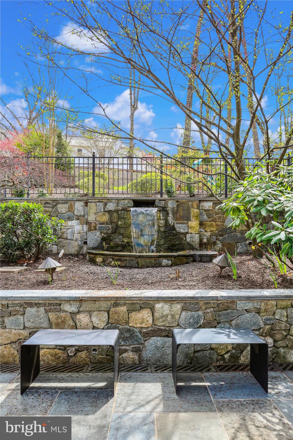 WOODSIDE FOREST - Residential