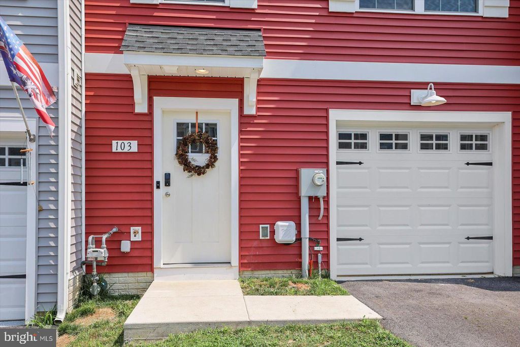 Photo of 103 Overlook Drive, HANOVER, PA 17331 (MLS # PAYK2086428)