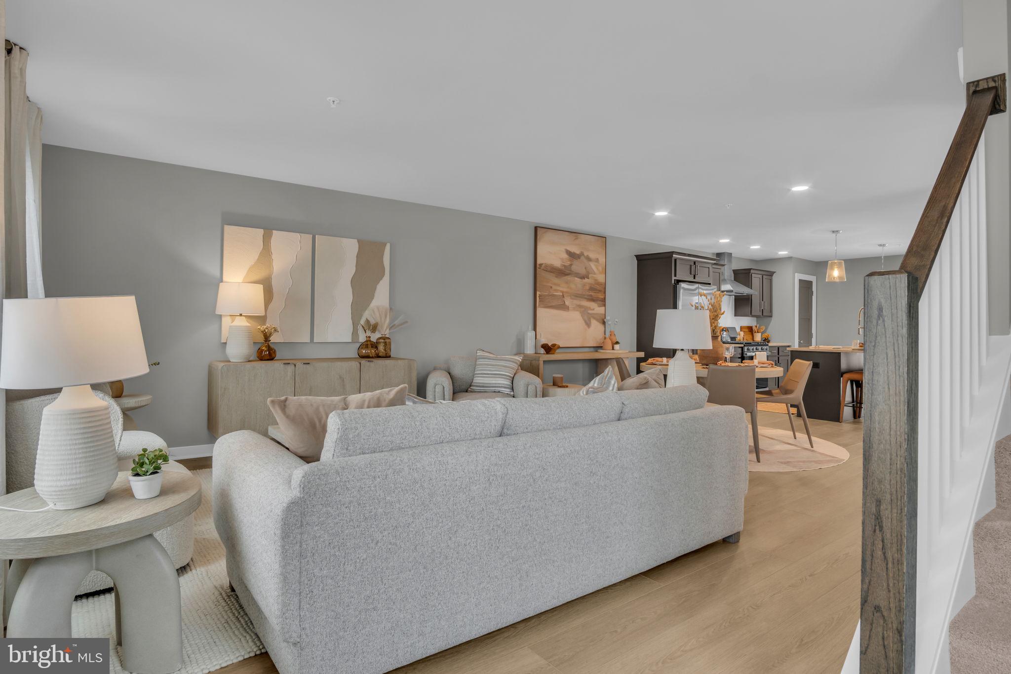 28 MORGAN CIRCLE 001