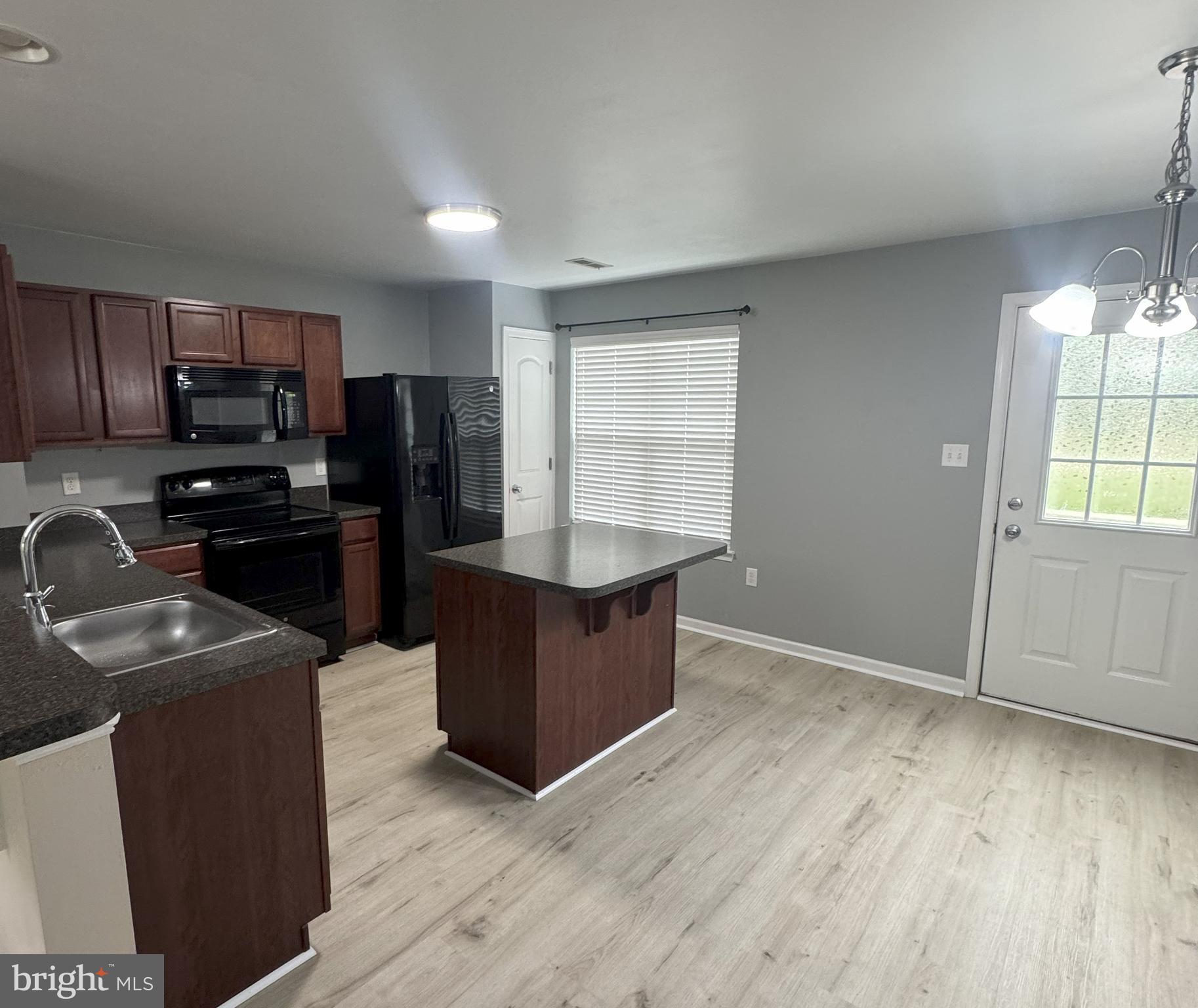 HANOVER SQUARE - Residential Lease