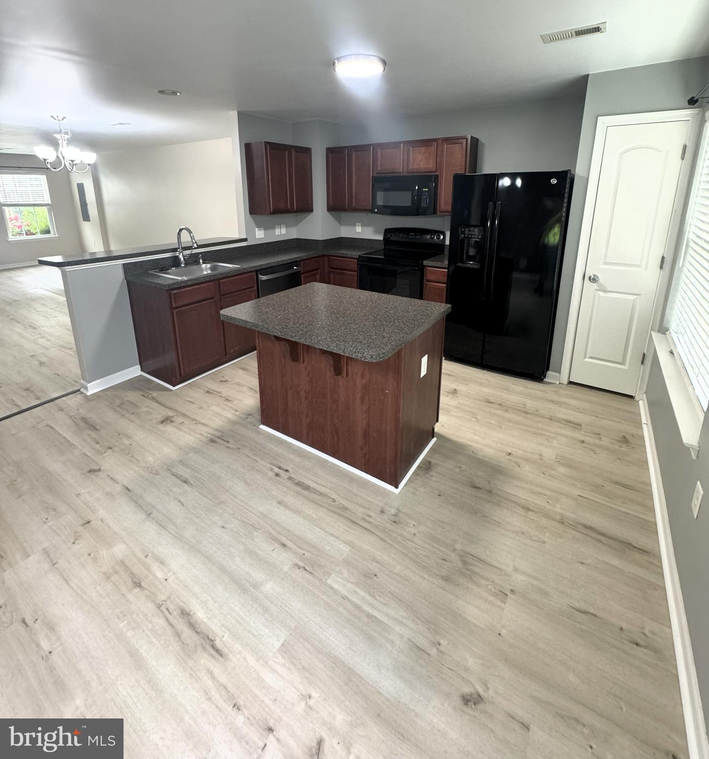 HANOVER SQUARE - Residential Lease