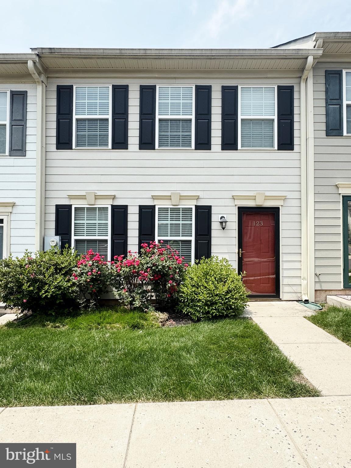 HANOVER SQUARE - Residential Lease