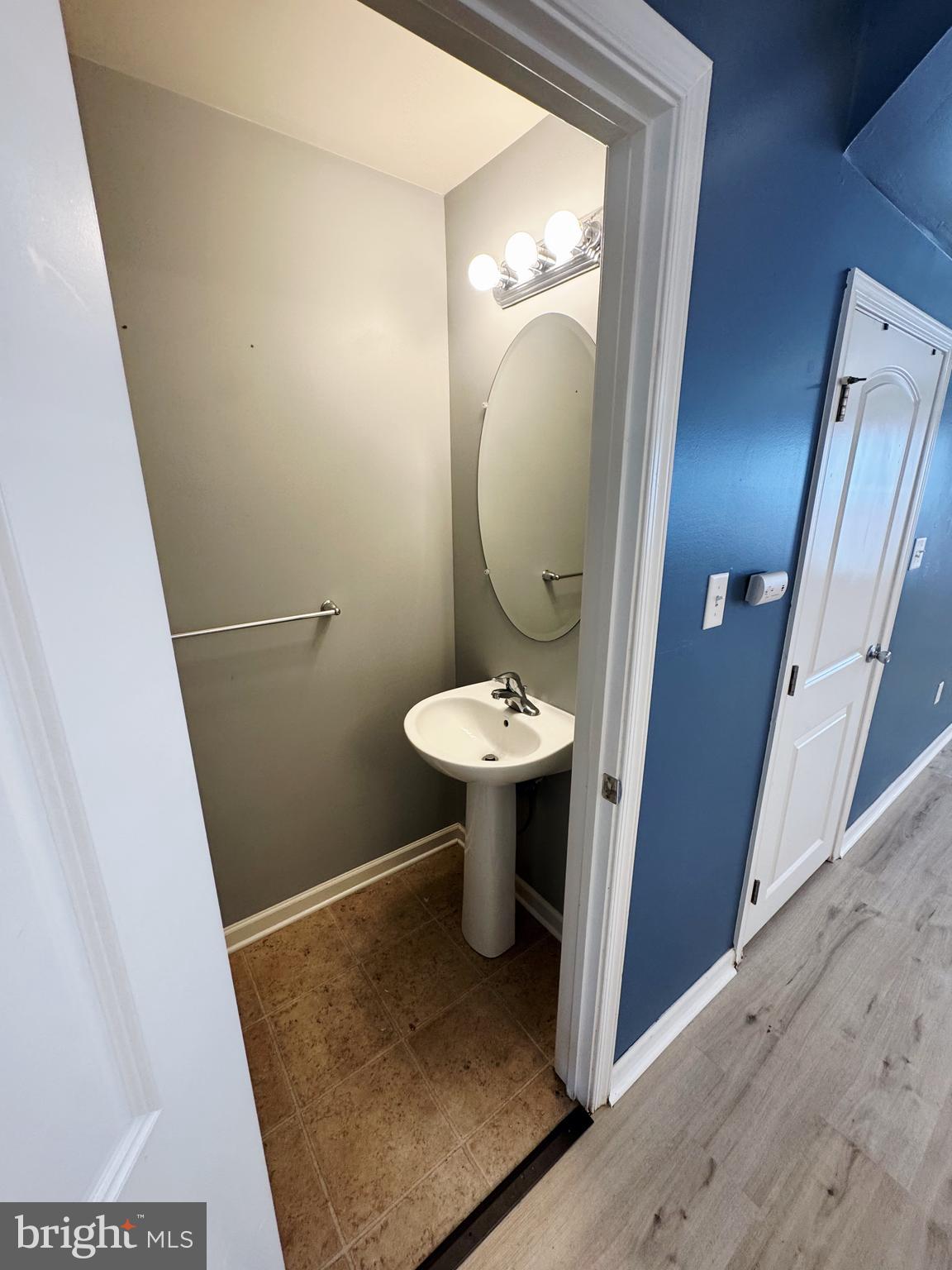 HANOVER SQUARE - Residential Lease