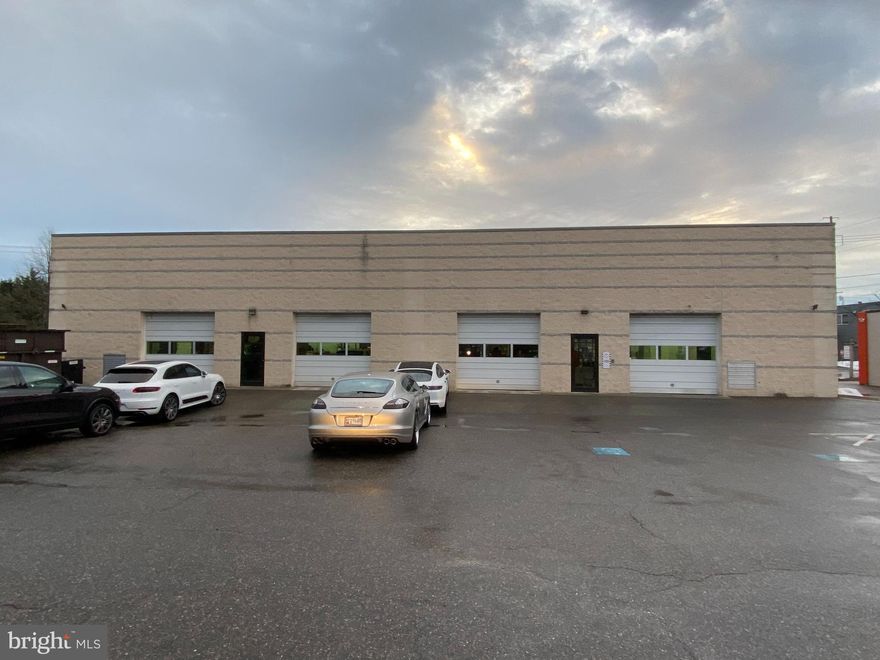 Perfect for Automotive Repair Shop.  Great Location in the heart of Annapolis.