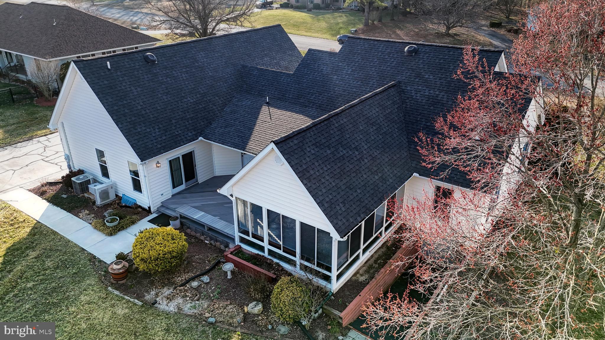 WATERSIDE - Residential