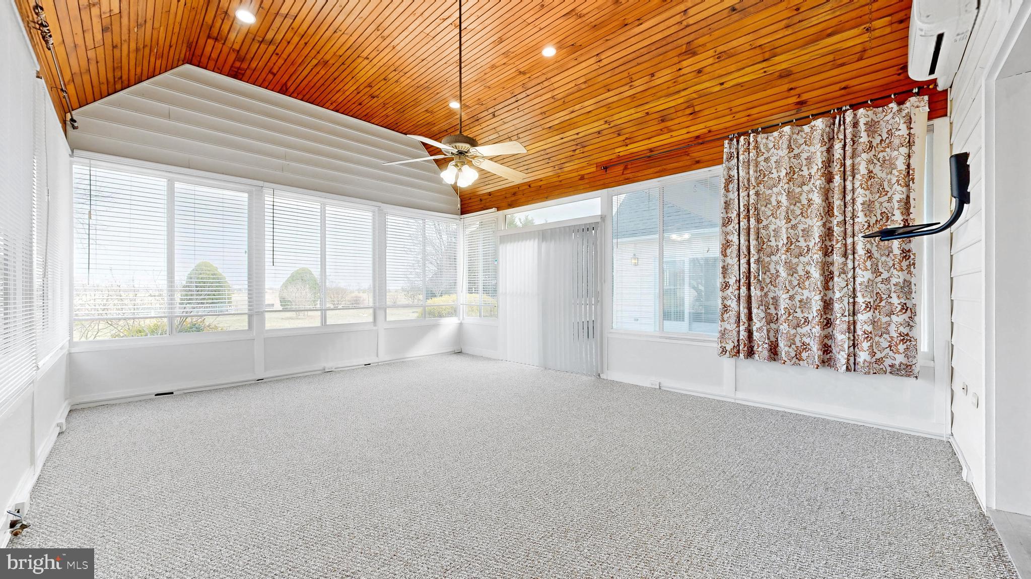 WATERSIDE - Residential