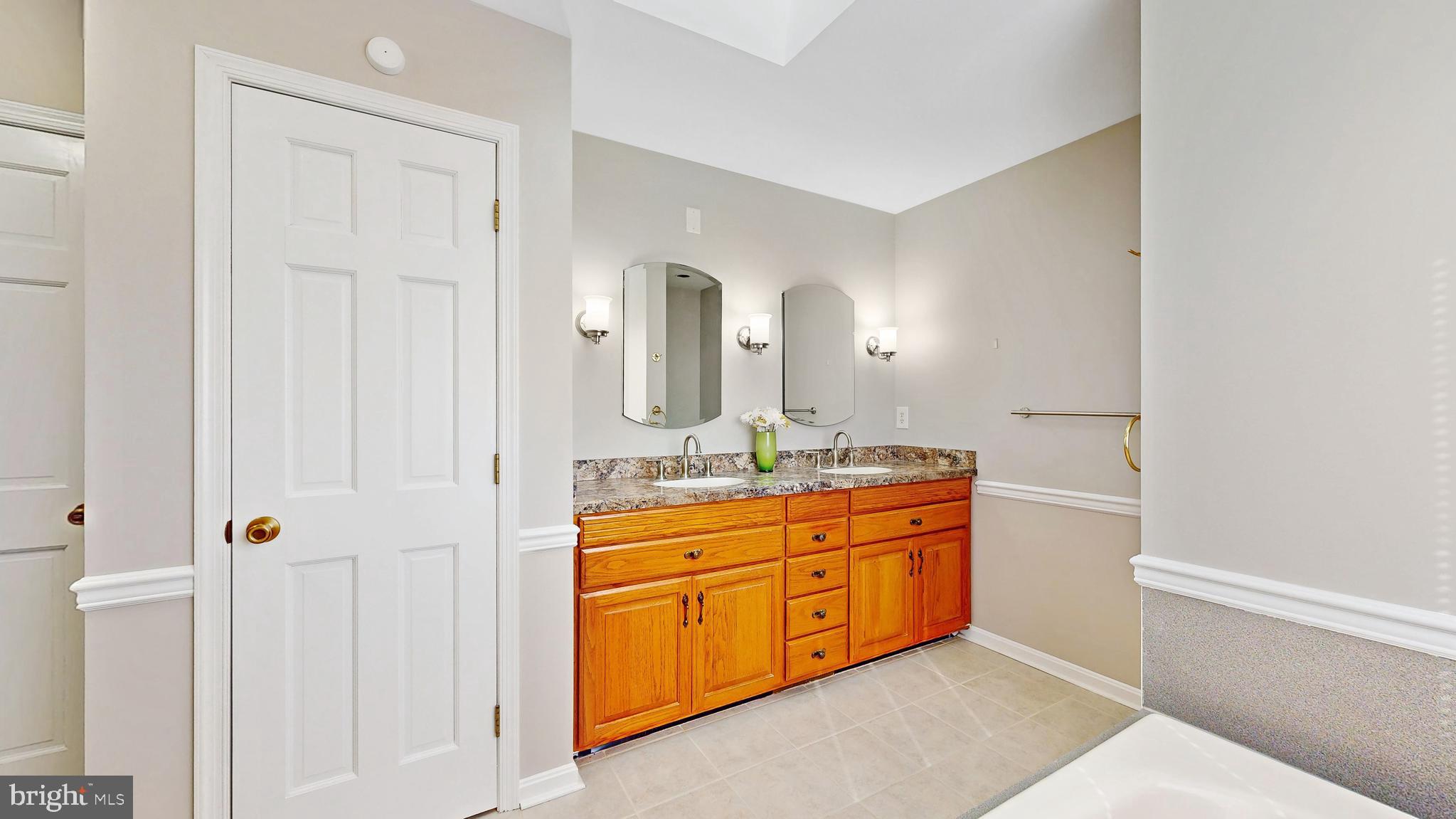 WATERSIDE - Residential