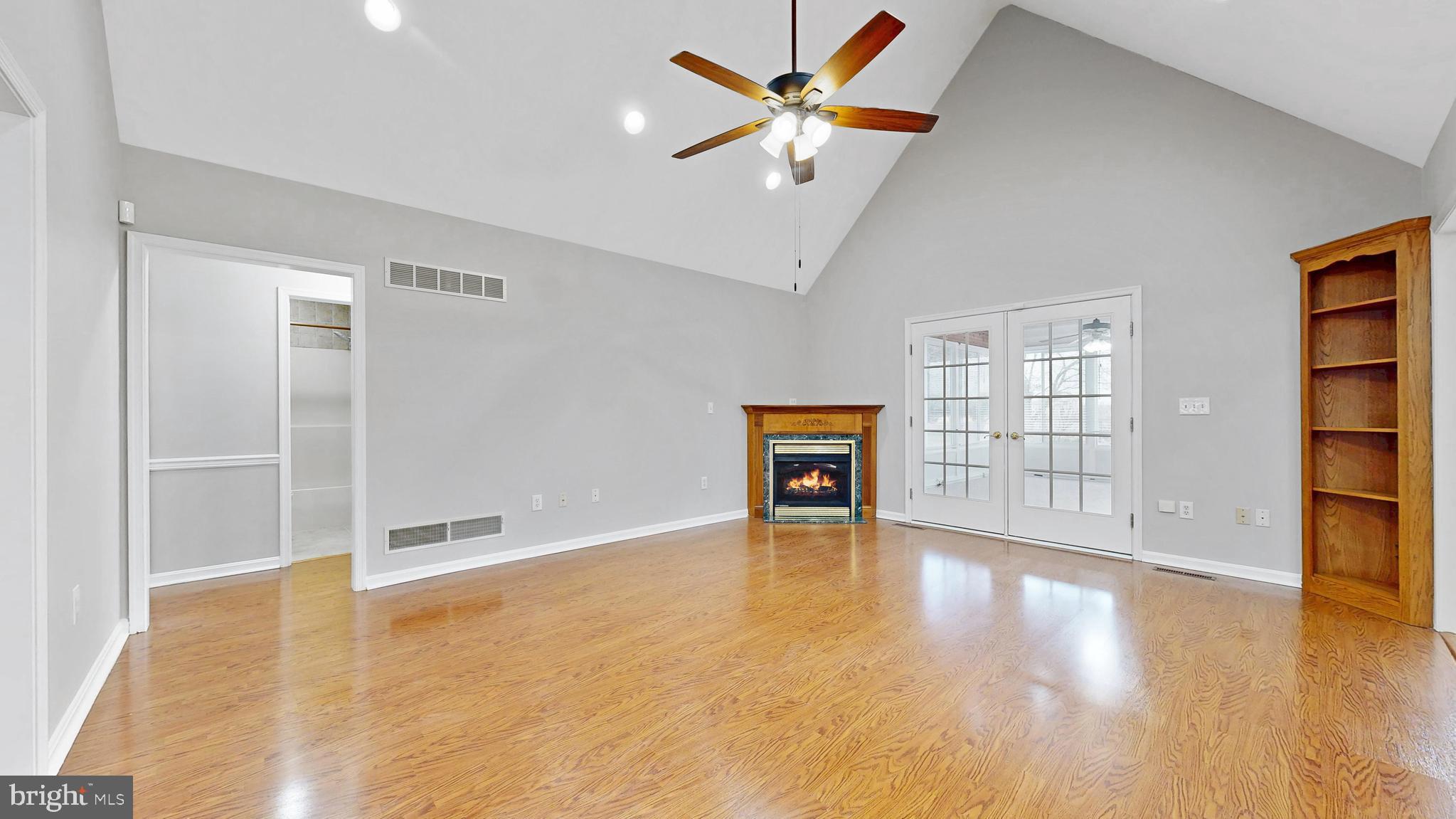 WATERSIDE - Residential