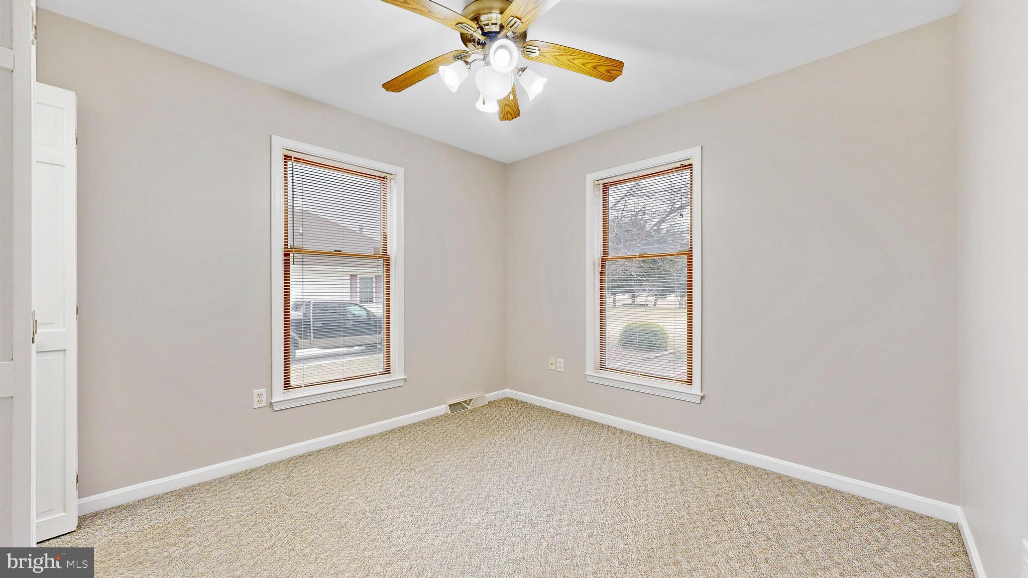 WATERSIDE - Residential