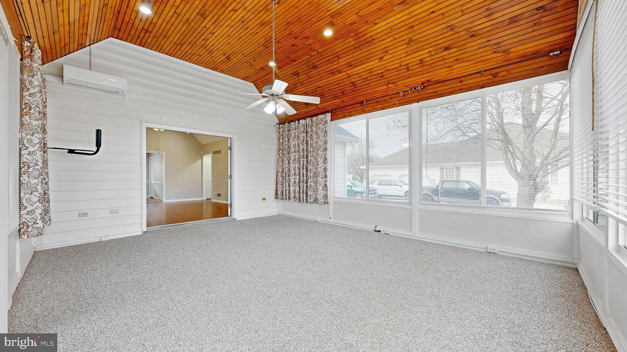 WATERSIDE - Residential