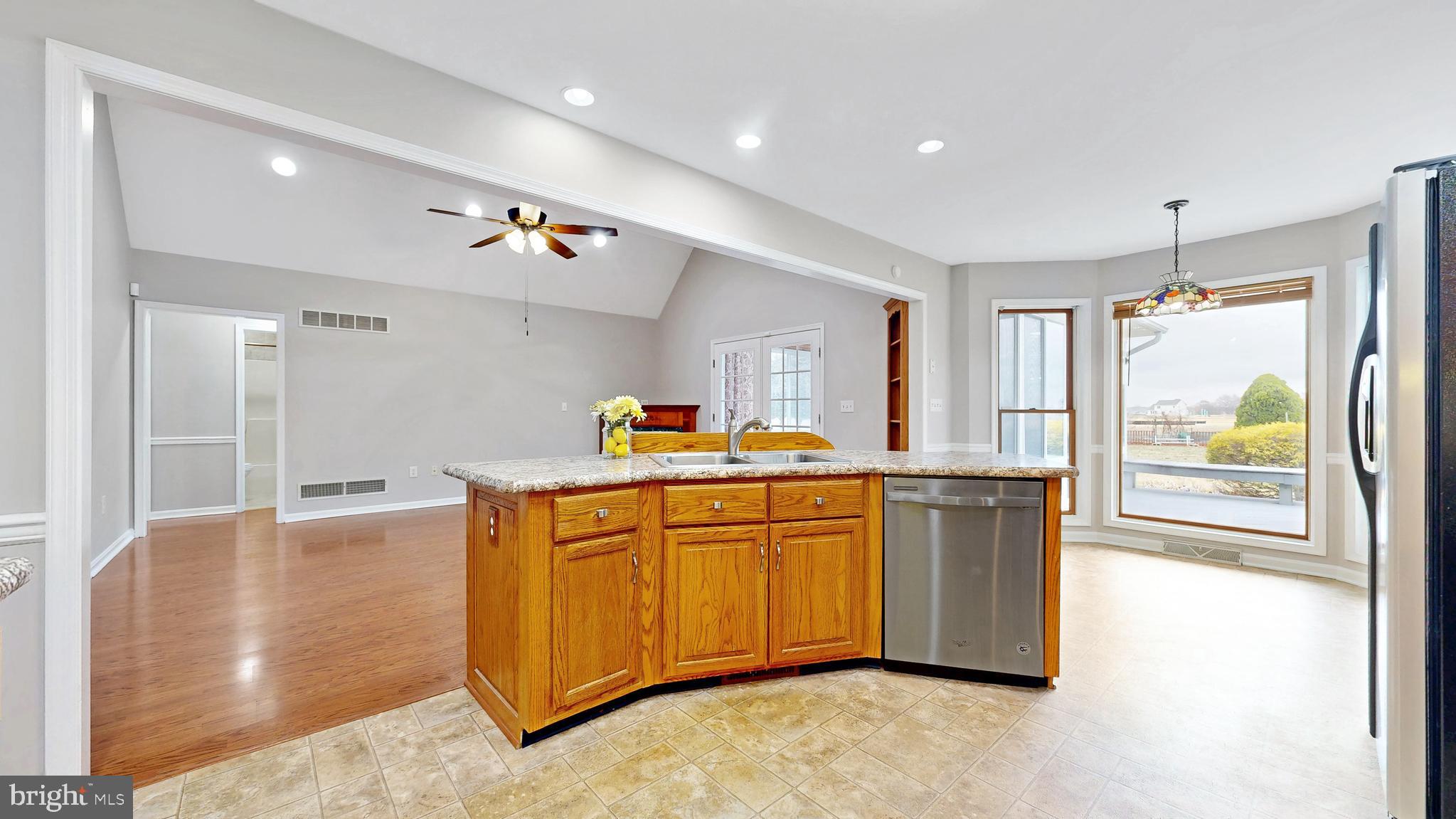 WATERSIDE - Residential