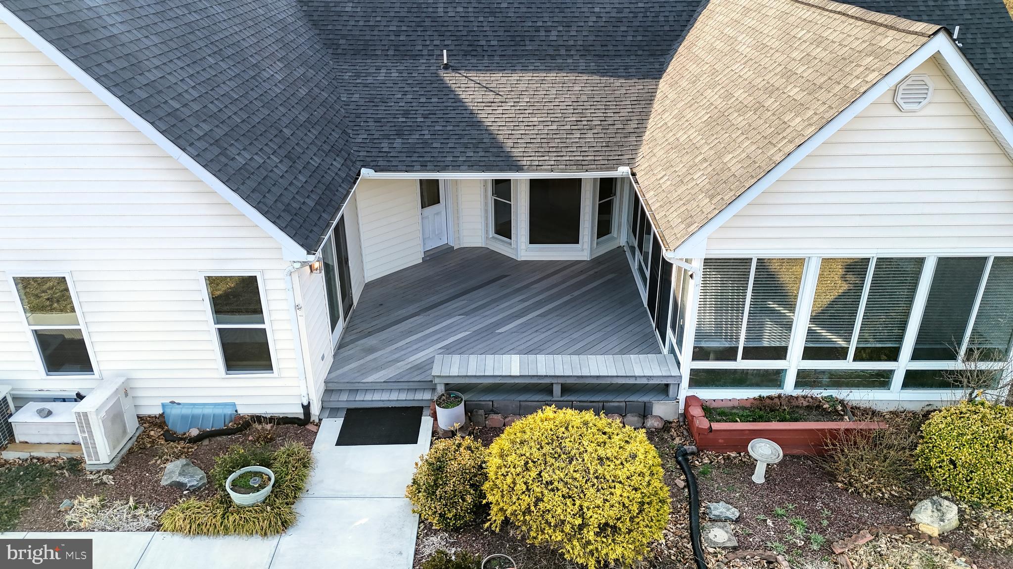 WATERSIDE - Residential