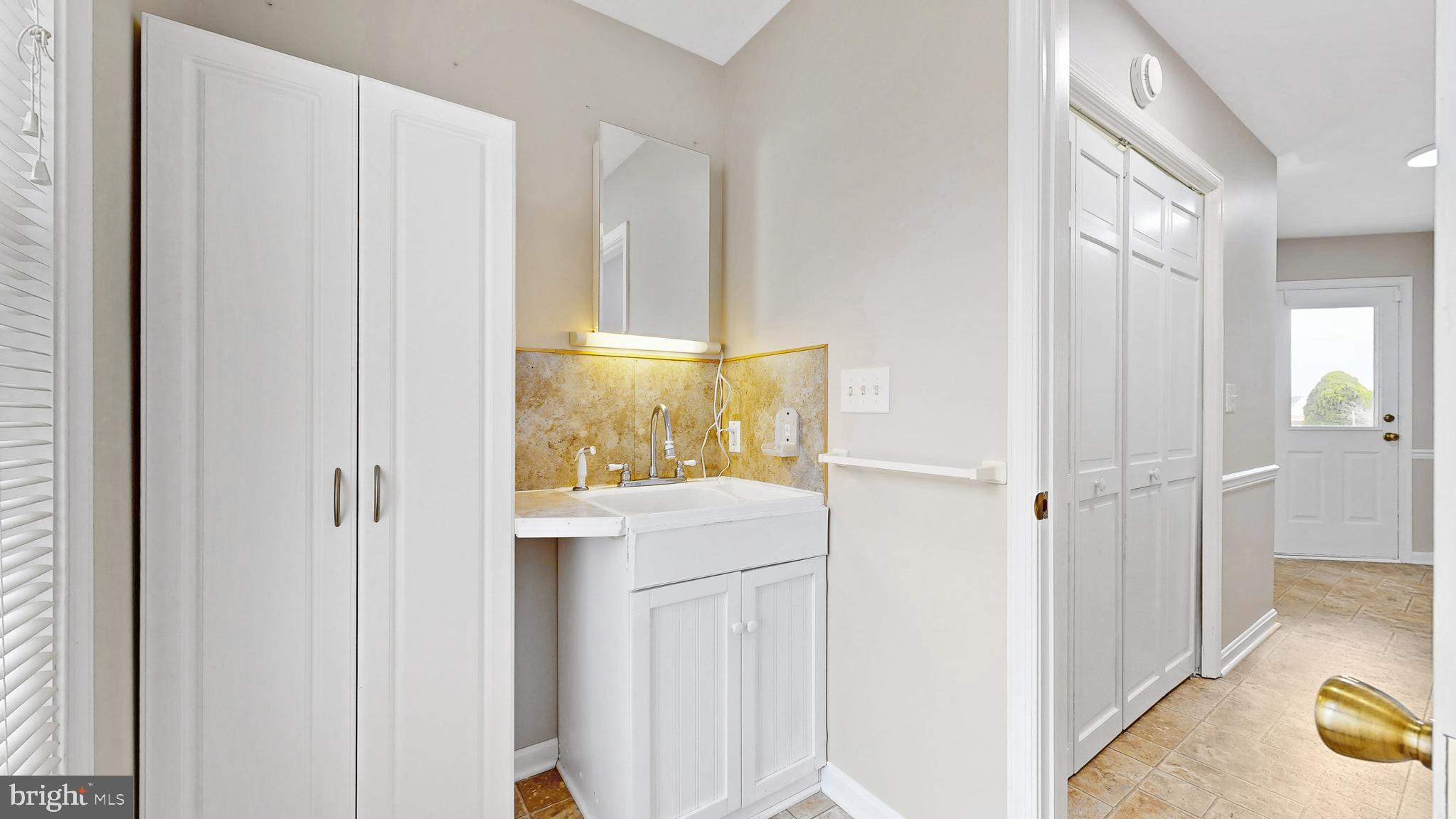 WATERSIDE - Residential