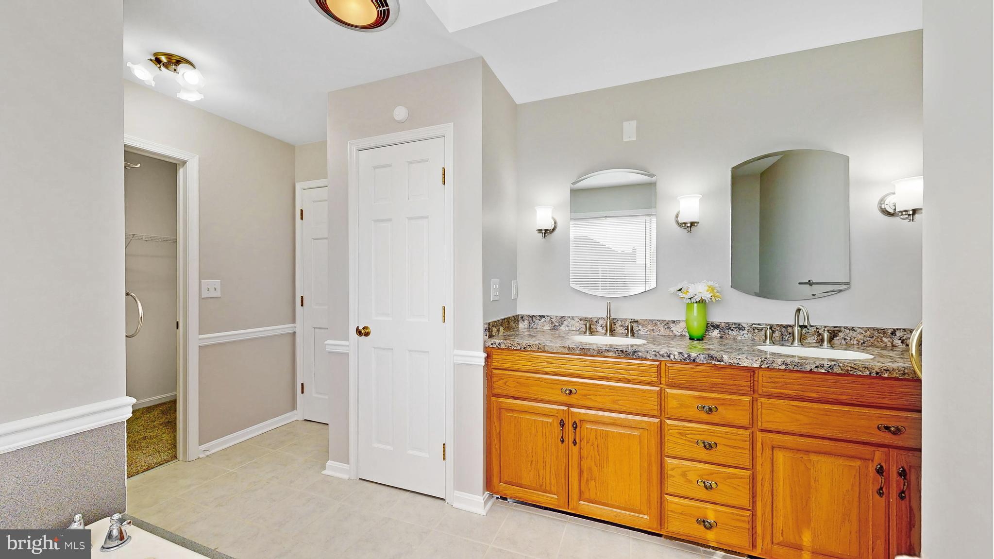 WATERSIDE - Residential