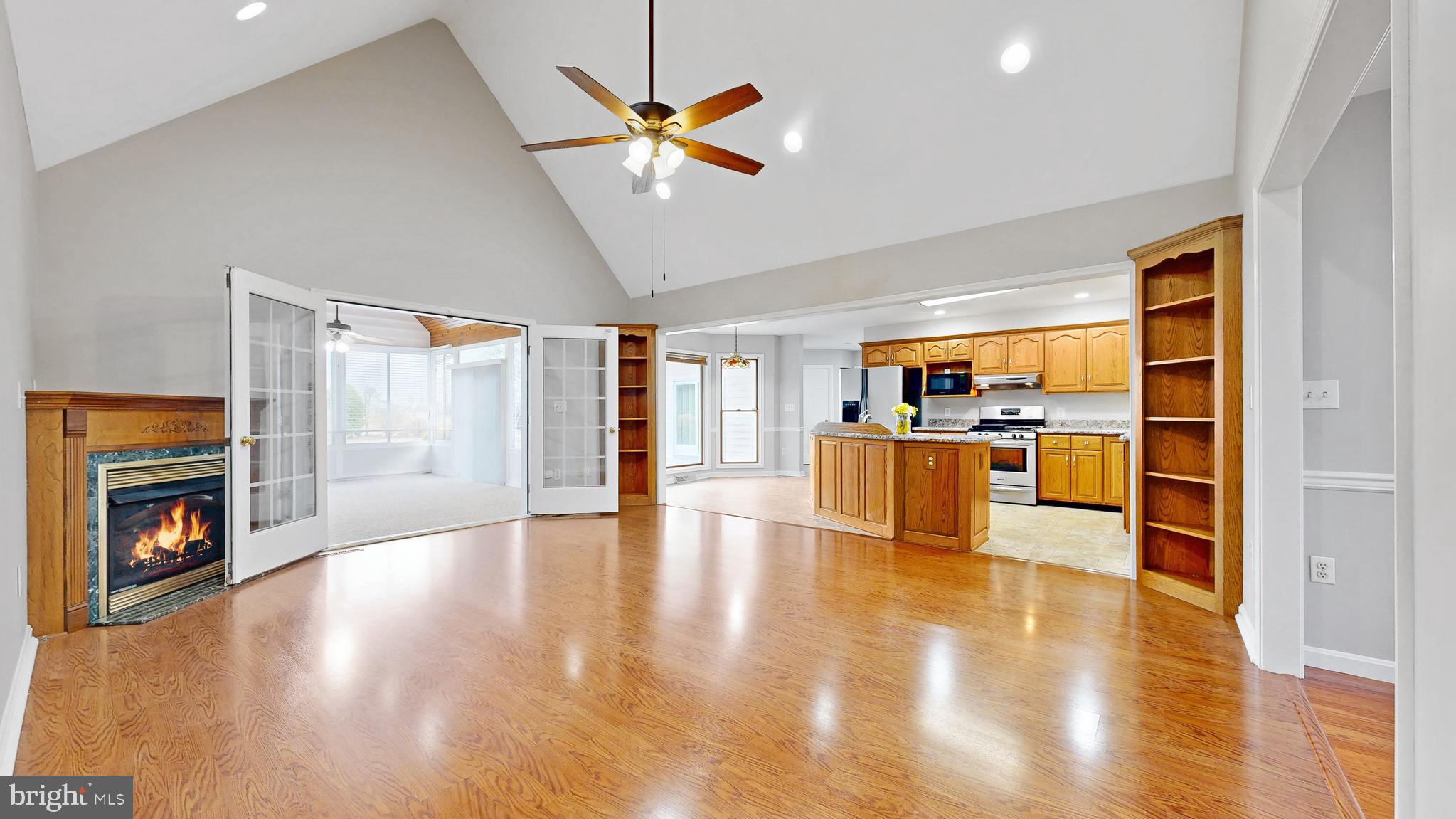 WATERSIDE - Residential