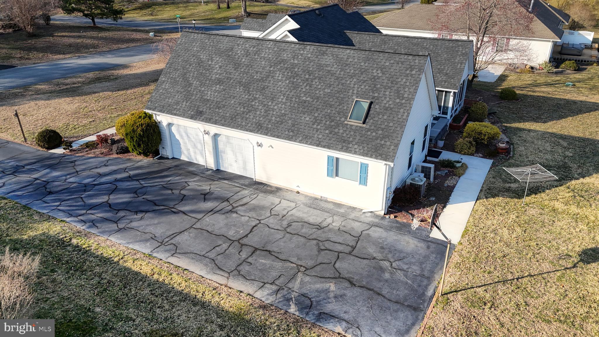 WATERSIDE - Residential