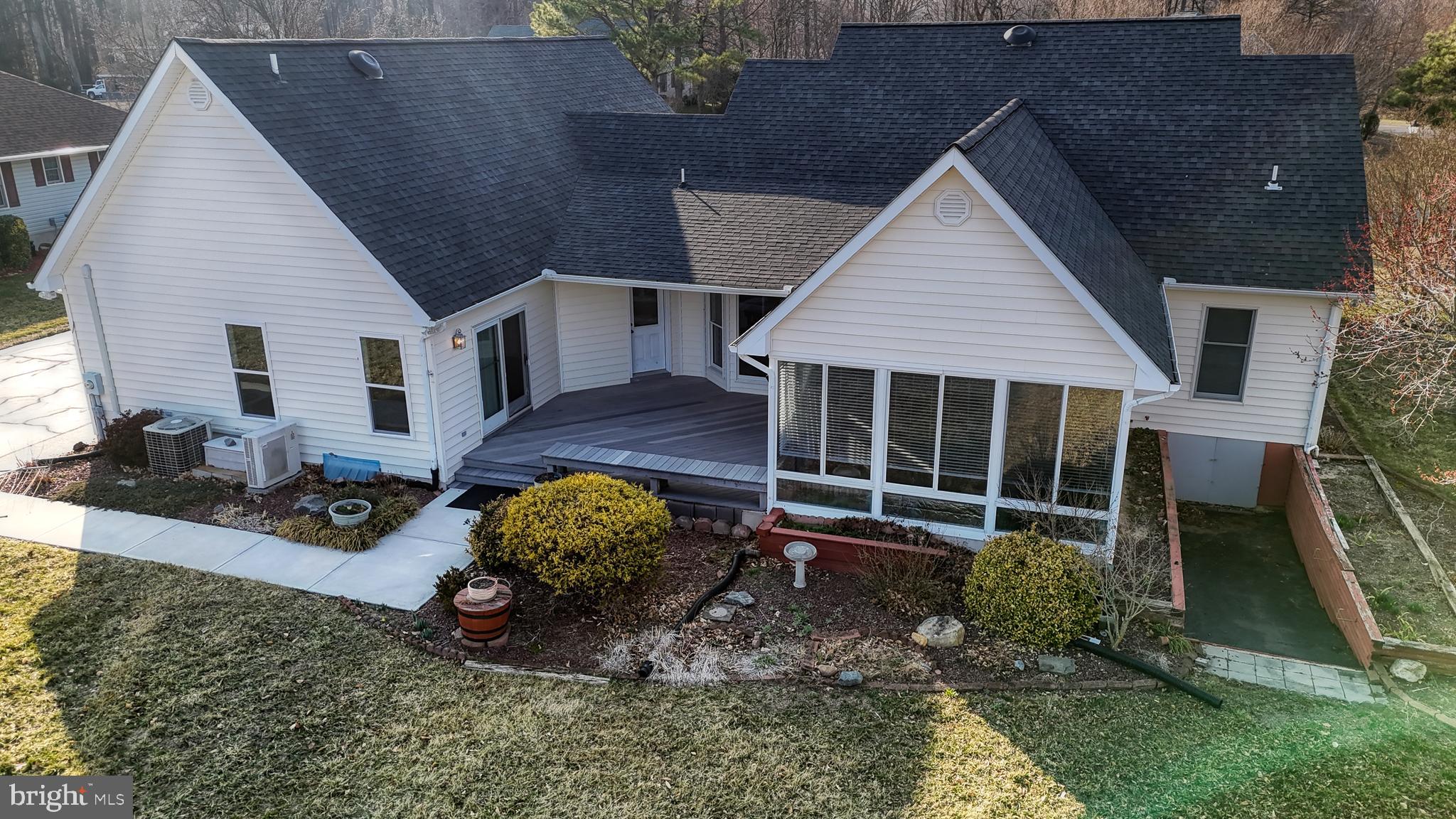 WATERSIDE - Residential