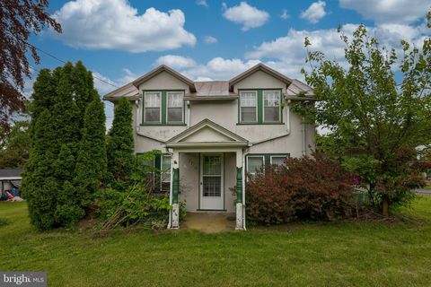 2816 MARIETTA AVENUE LANCASTER PA 17601