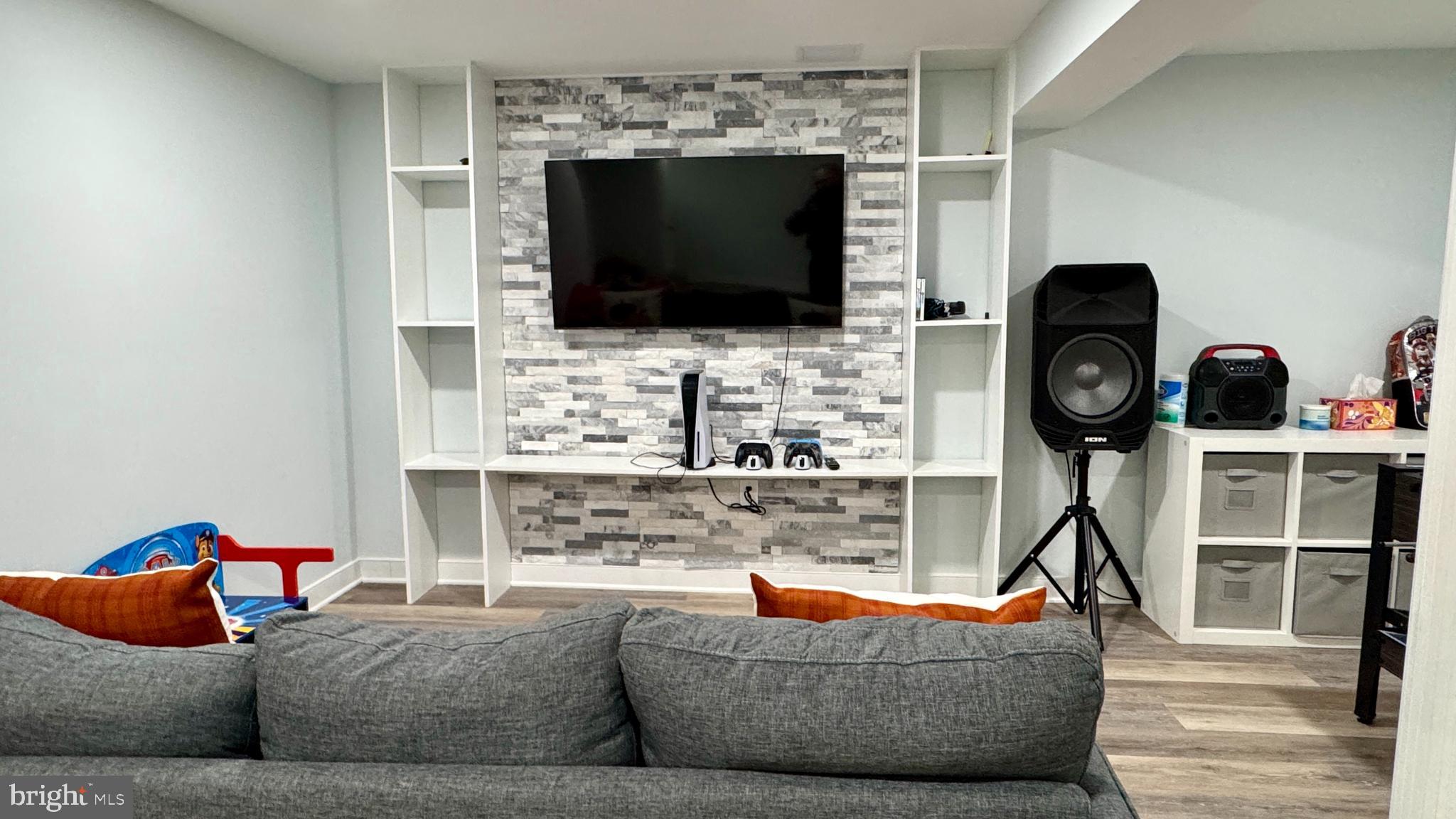 TANTALLON ON THE POTOMAC - Residential