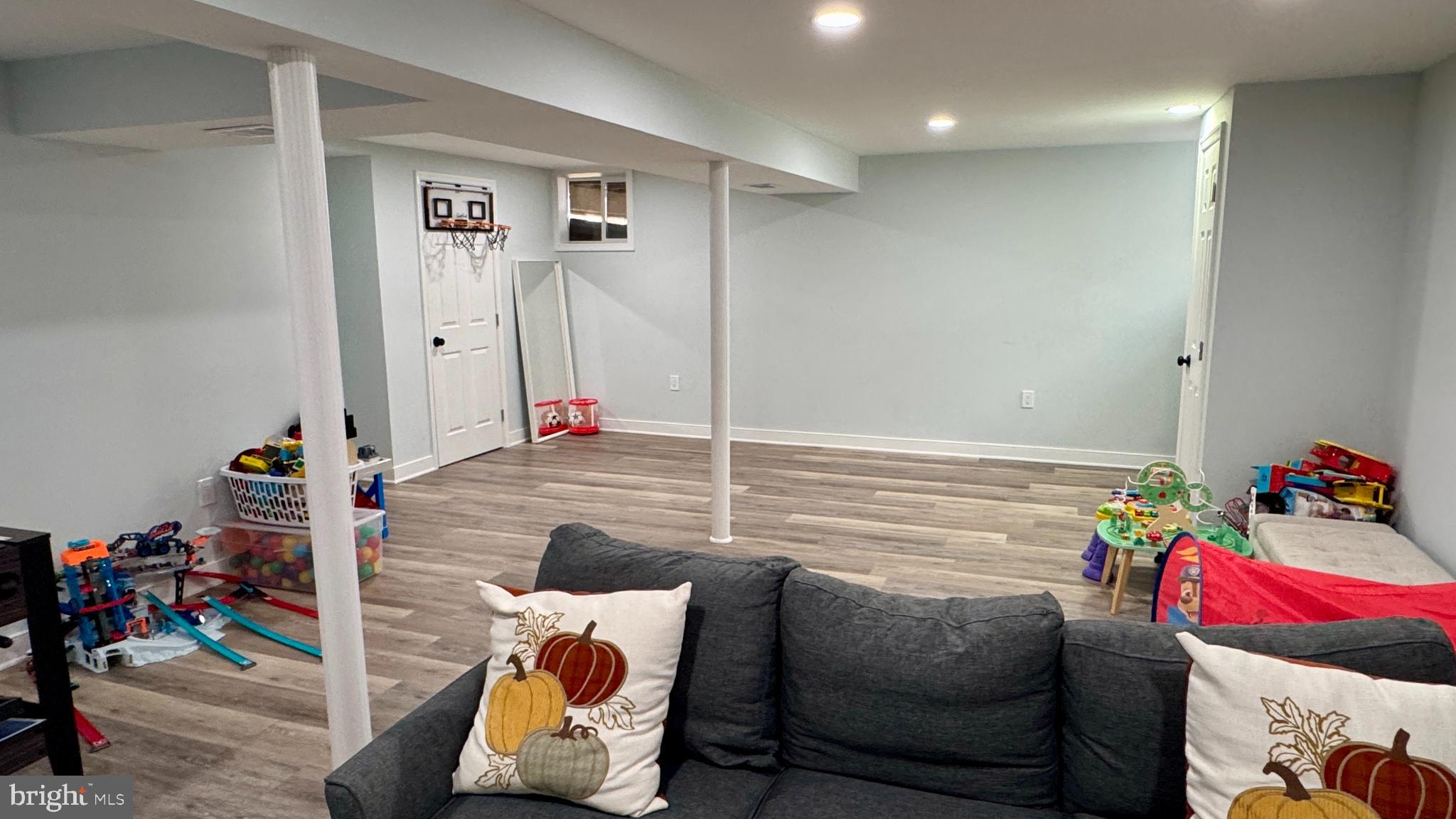 TANTALLON ON THE POTOMAC - Residential