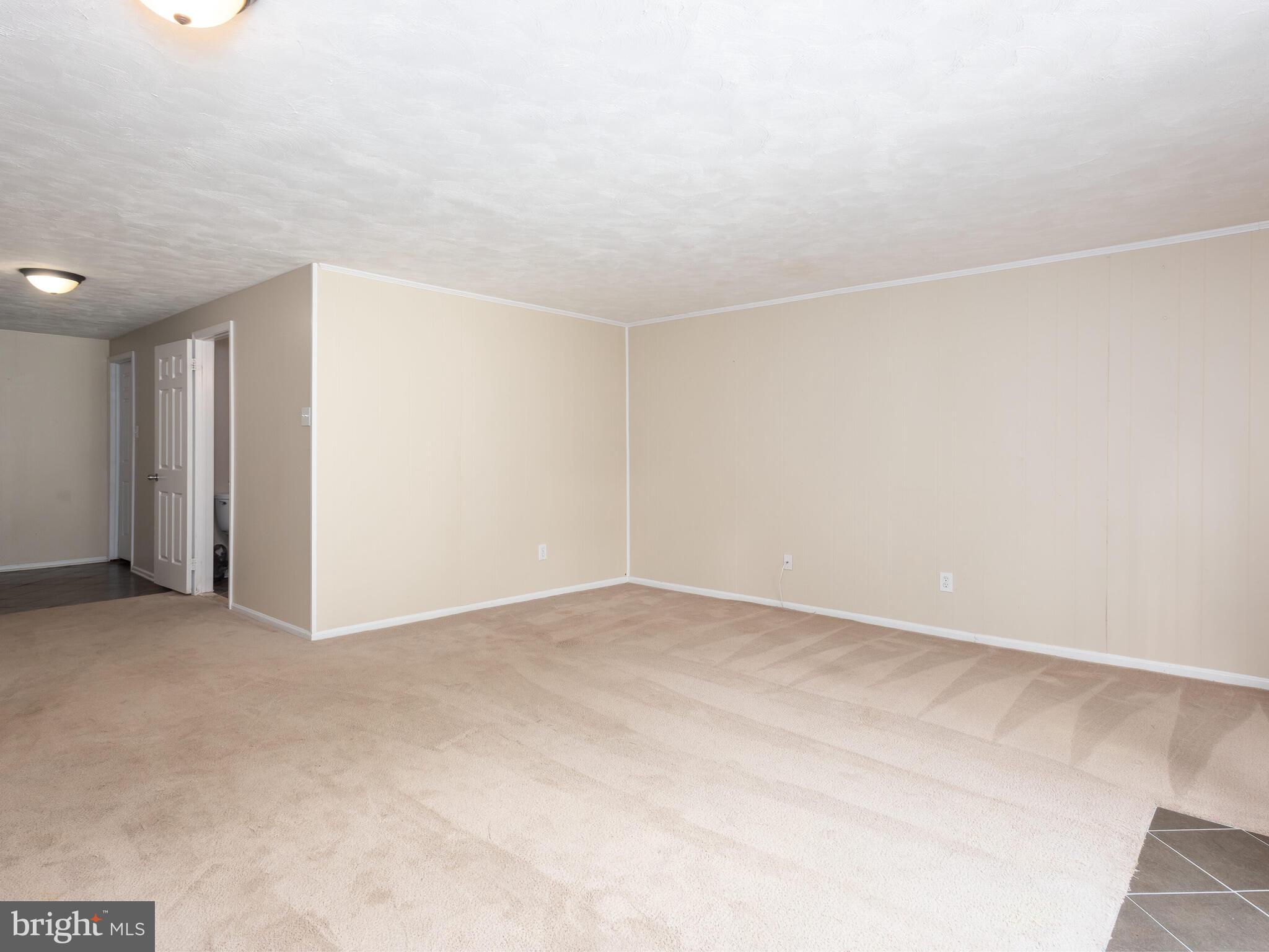 COVENTRY VILLAGE - Residential Lease