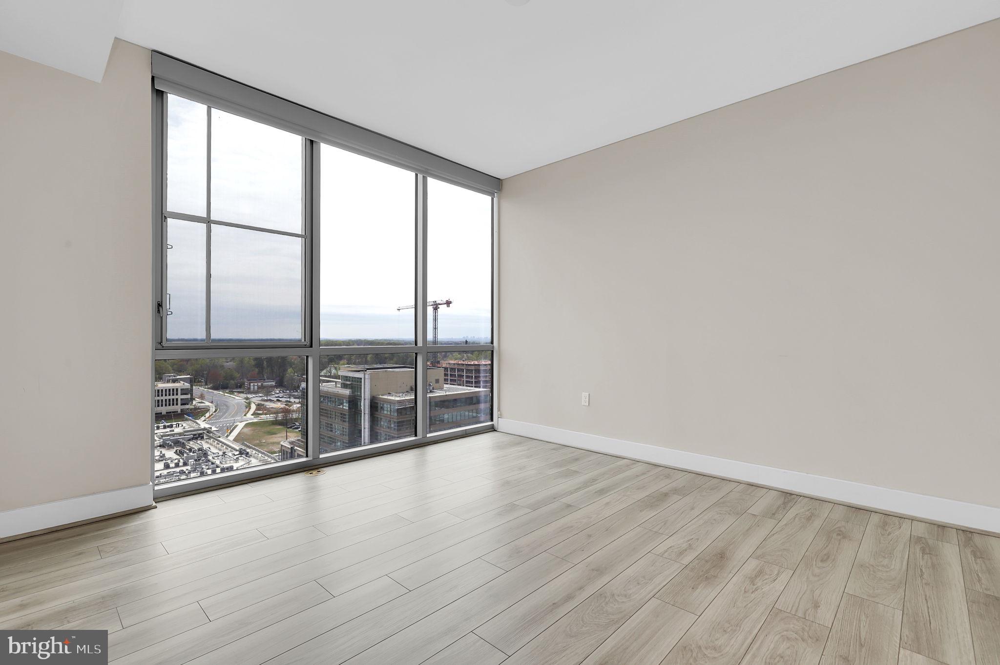 PIKE AND ROSE - Residential