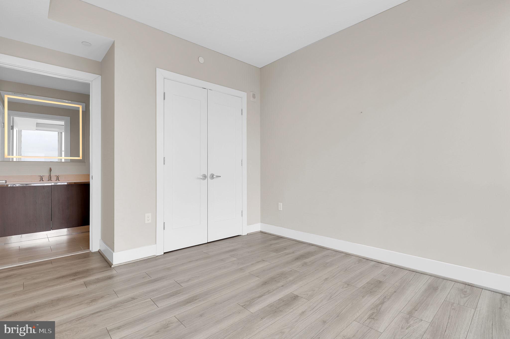 PIKE AND ROSE - Residential