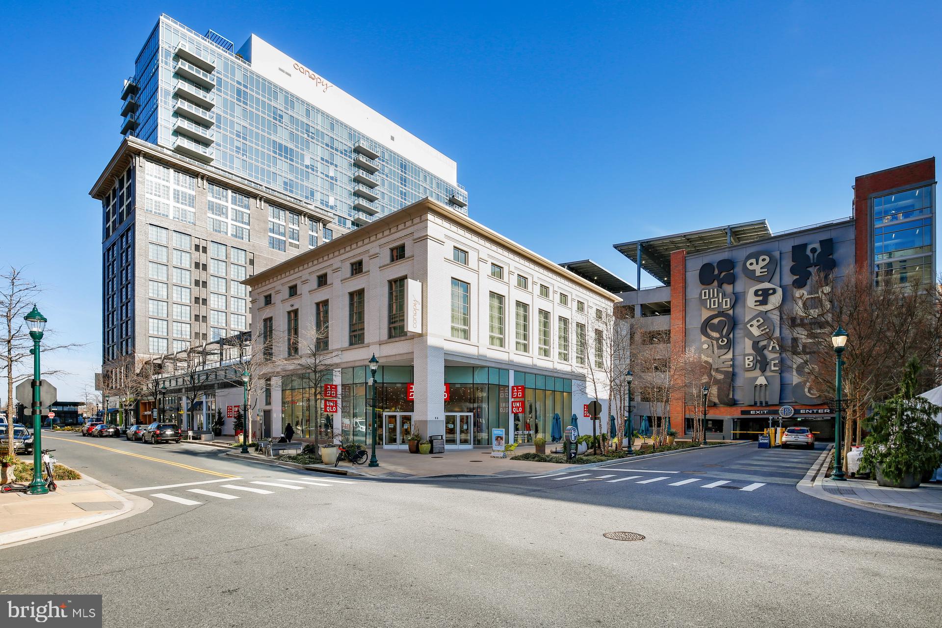 PIKE AND ROSE - Residential