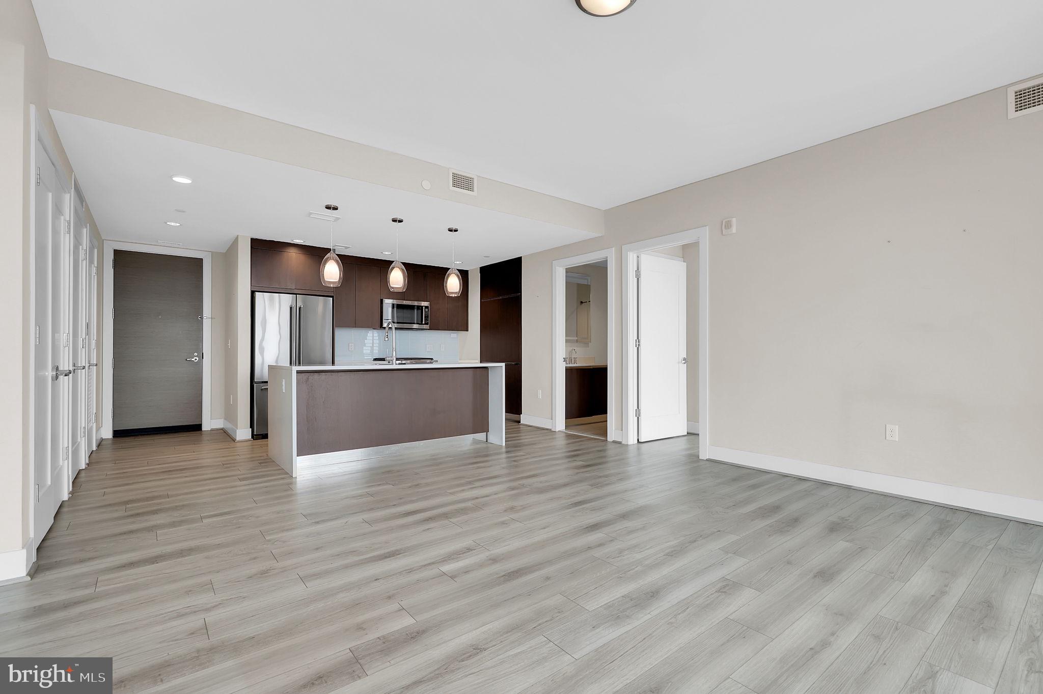 PIKE AND ROSE - Residential