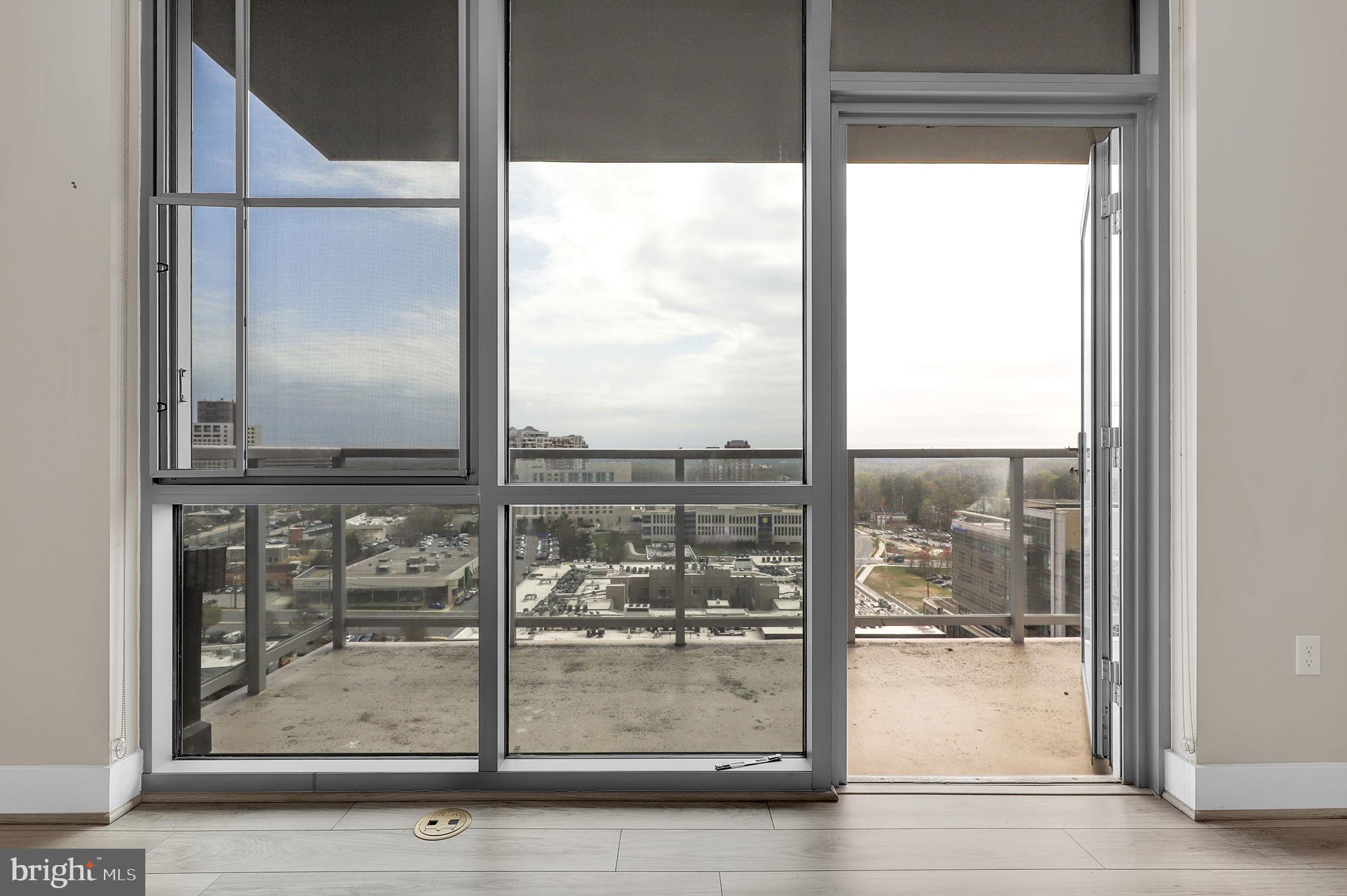 PIKE AND ROSE - Residential