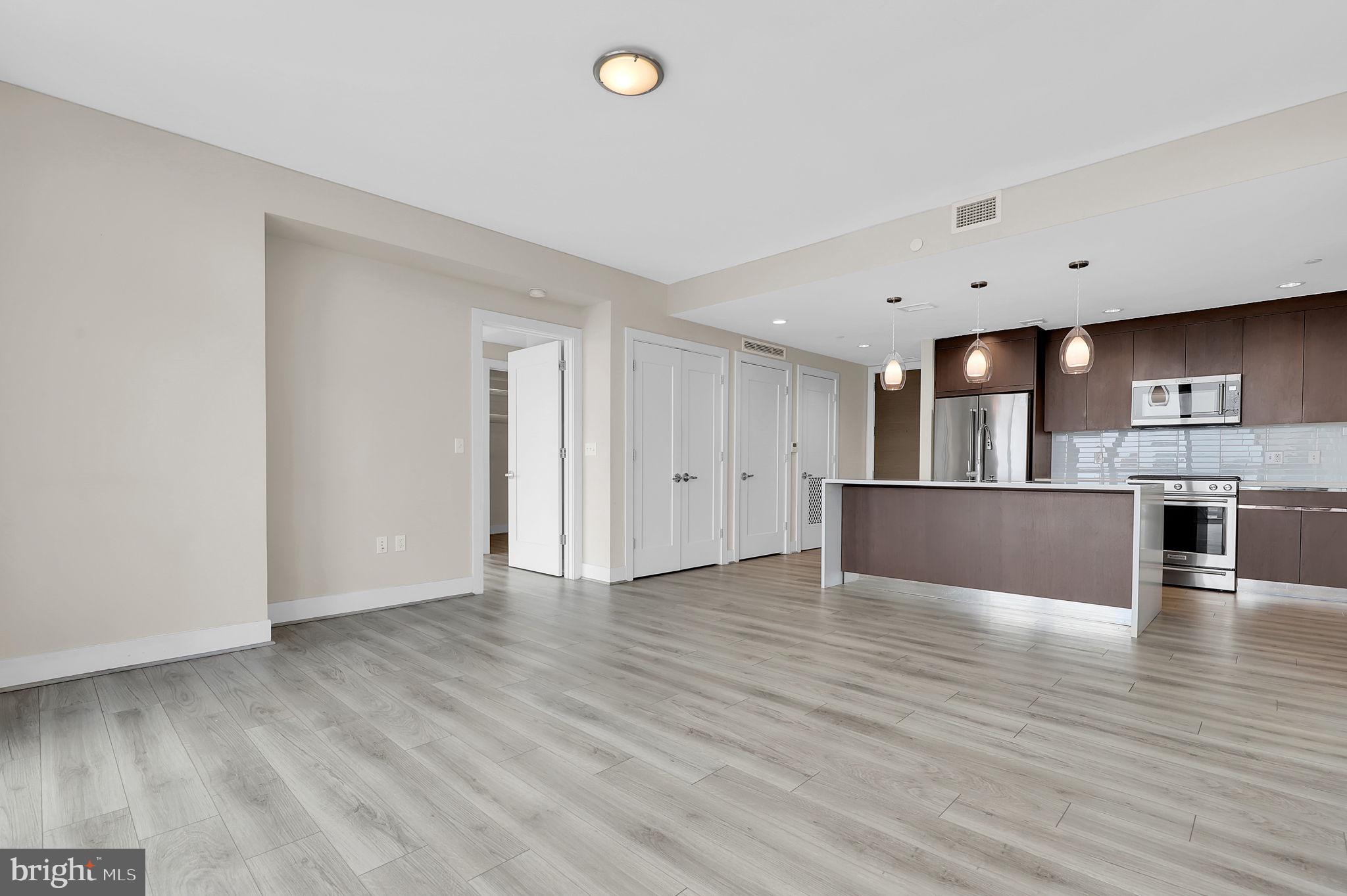 PIKE AND ROSE - Residential