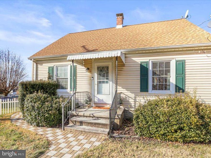 MOTIVATED SELLERS!!! PRICE DROP AND  $5000 IN SELLER ASSISTANCE!!!!!!

Welcome to this wonderful home! The perfect place to start off with or invest in with all the nearby commodities. The scenery with the pastures and horses add a beautiful touch just in time to see what spring brings. When you park in the back where the garage is and walk into the private fenced in yard you are already relaxed and glad to be home. The exterior is so welcoming with mature landscaping. The interior is inviting and nicely laid out. The kitchen is larger than you would expect! So many possibilities for anyone in the home. Won't last! Start your new year with a new start!