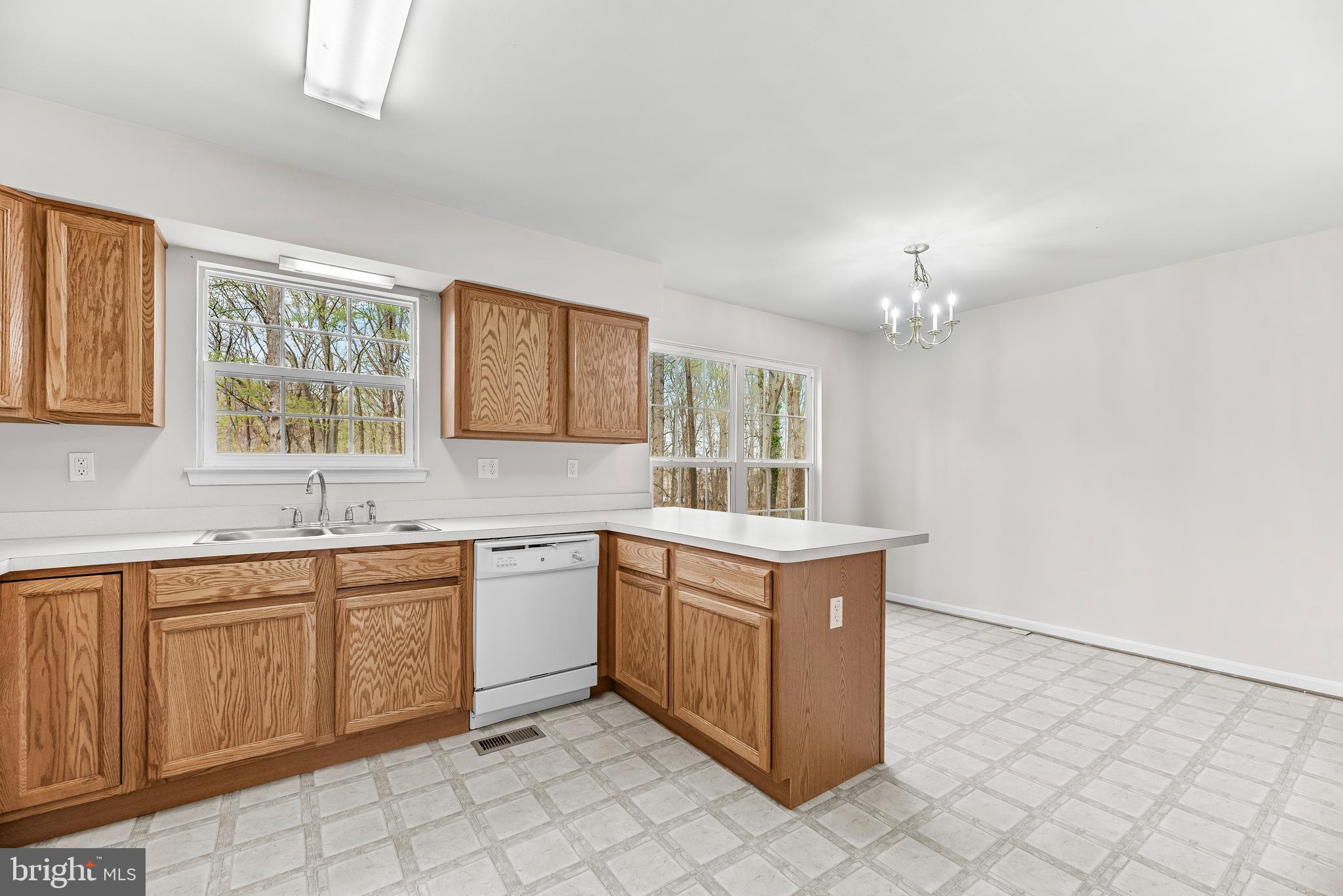 BAYSIDE TOWNHOUSES - Residential