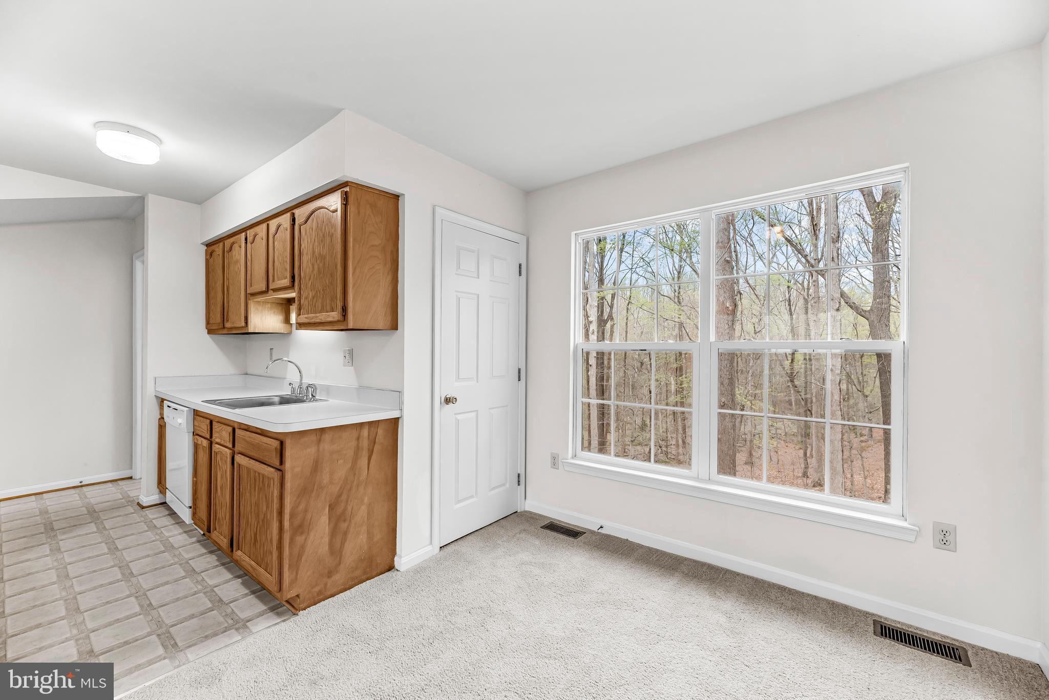 BAYSIDE TOWNHOUSES - Residential