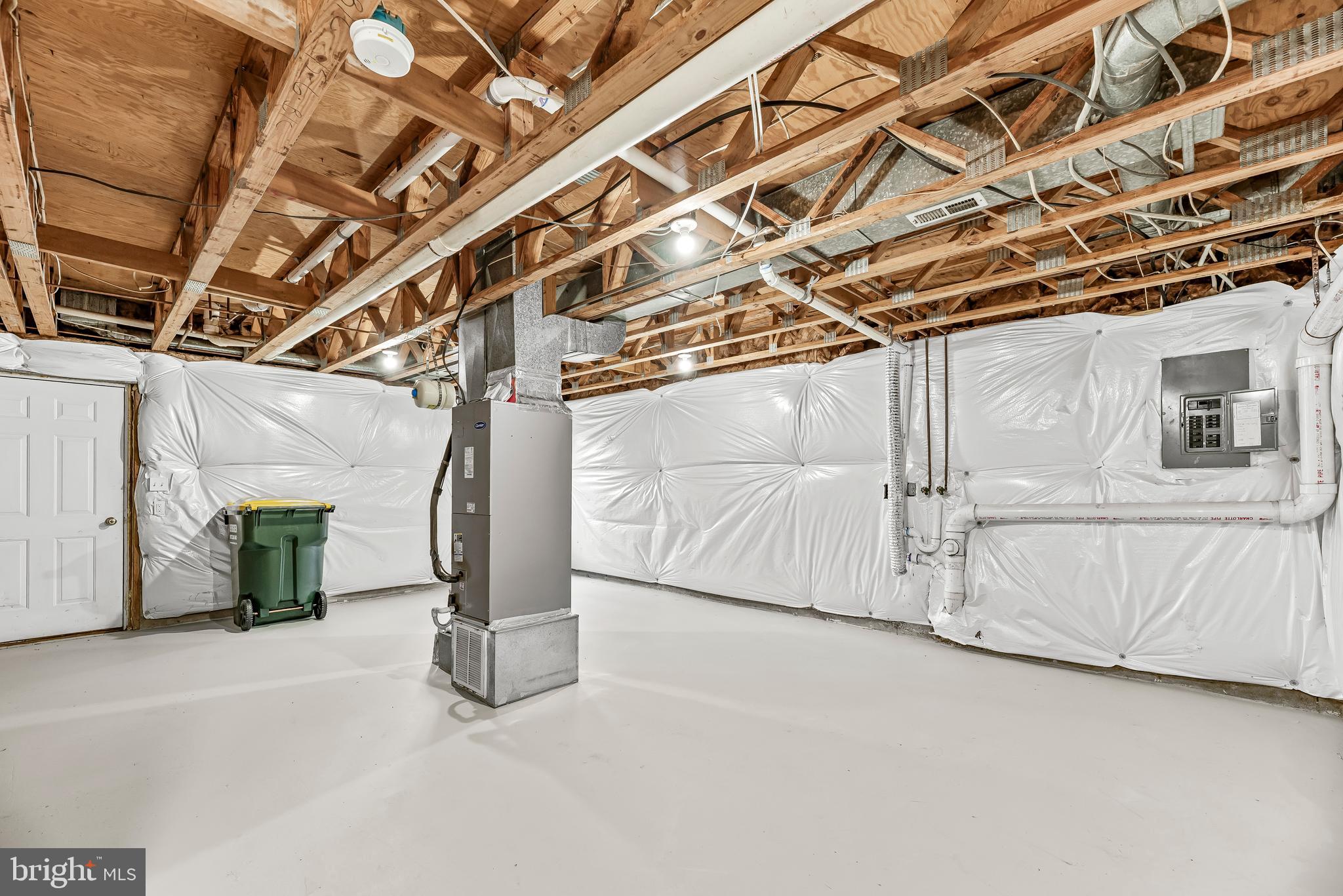 BAYSIDE TOWNHOUSES - Residential