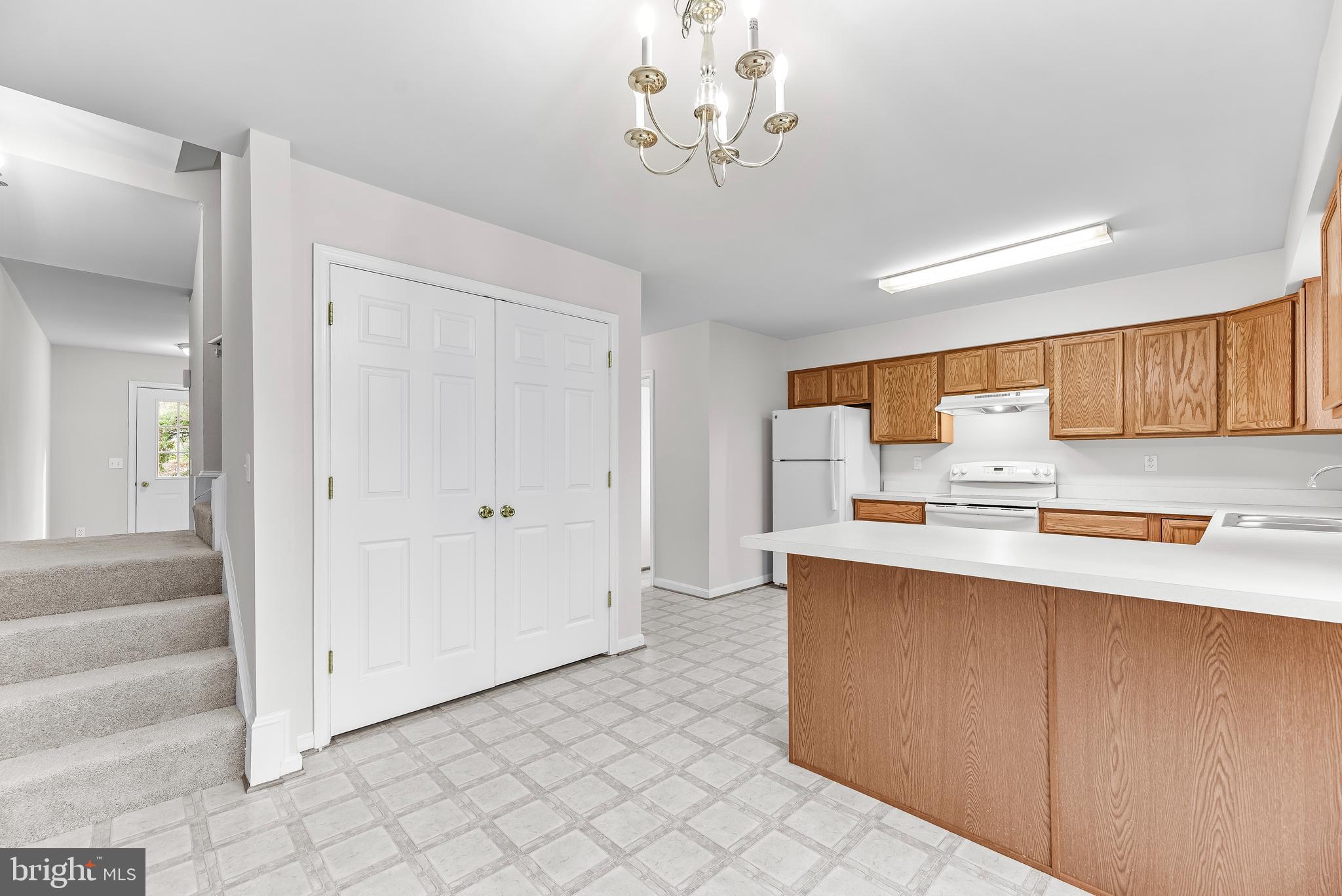 BAYSIDE TOWNHOUSES - Residential