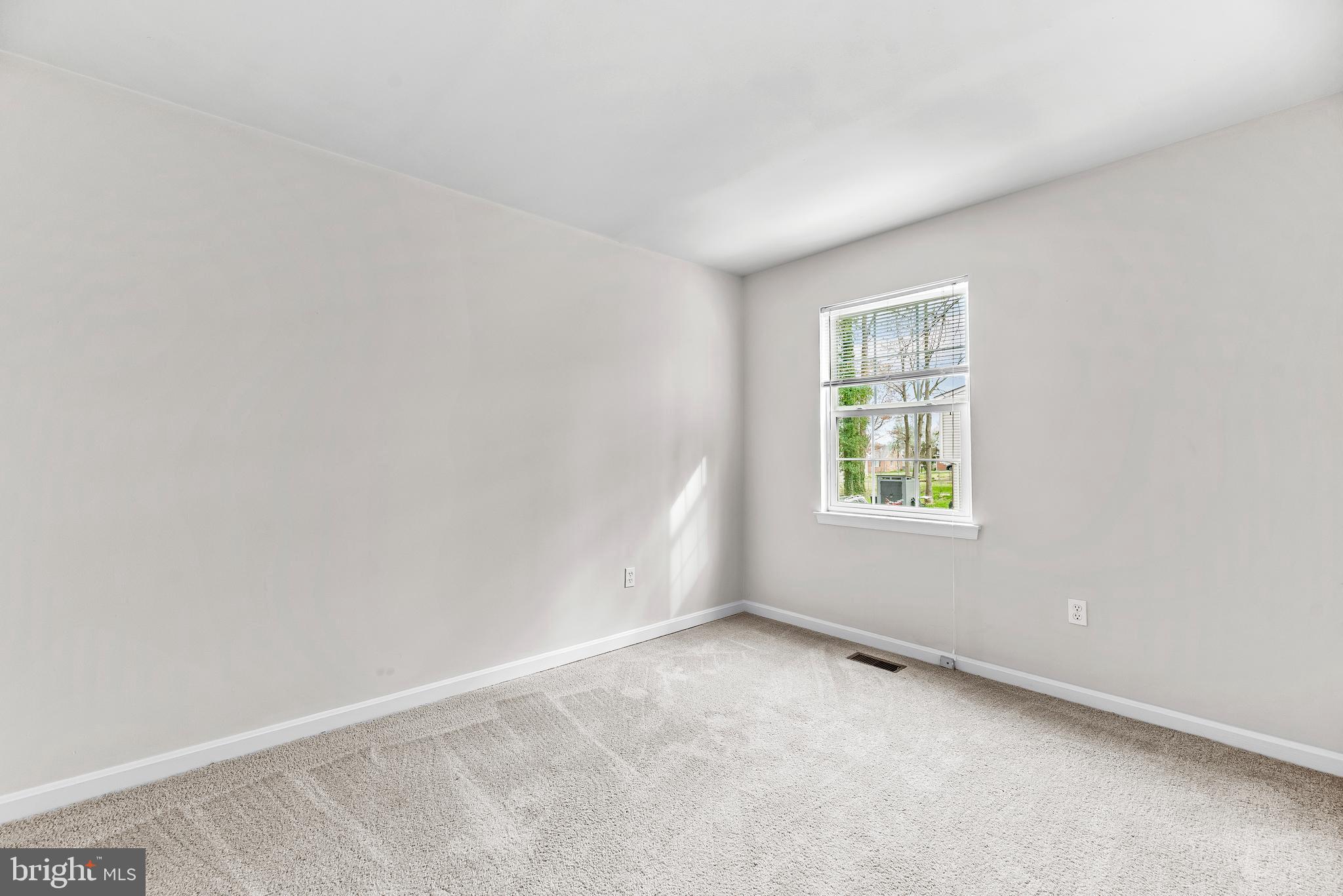 BAYSIDE TOWNHOUSES - Residential