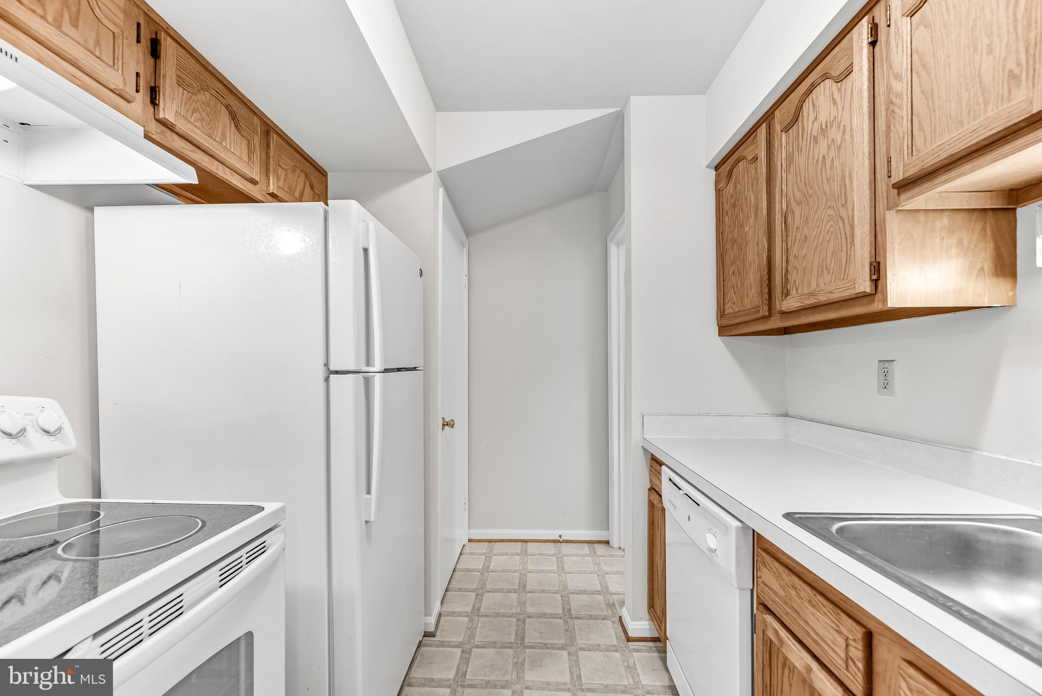 BAYSIDE TOWNHOUSES - Residential