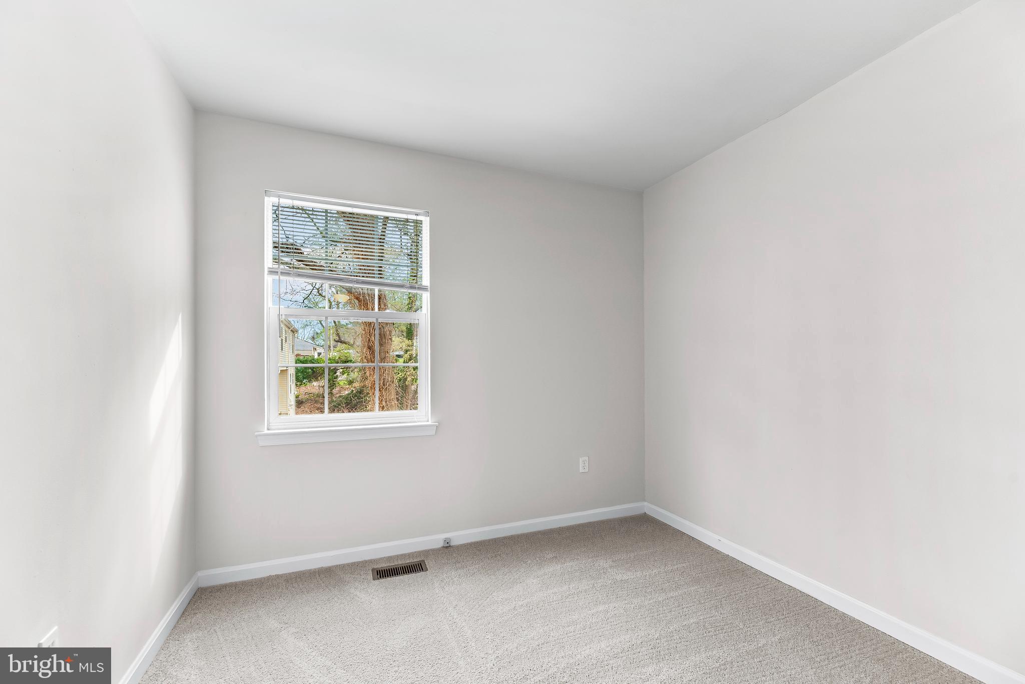 BAYSIDE TOWNHOUSES - Residential