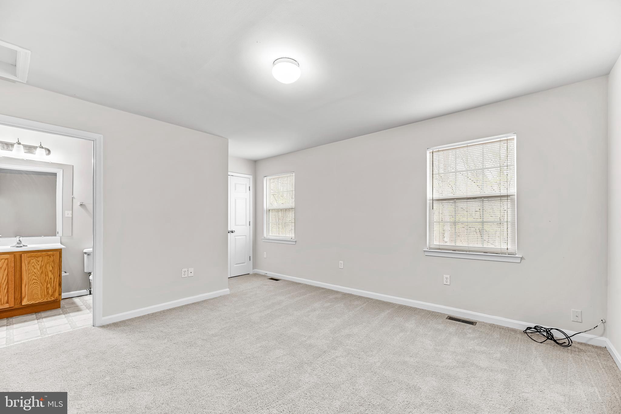 BAYSIDE TOWNHOUSES - Residential