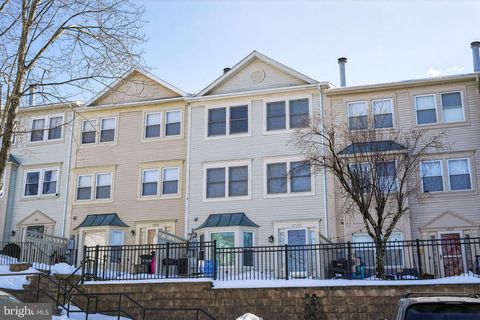 Photo of 12125 Salemtown Drive, WOODBRIDGE, VA 22192 (MLS # VAPW2110394)