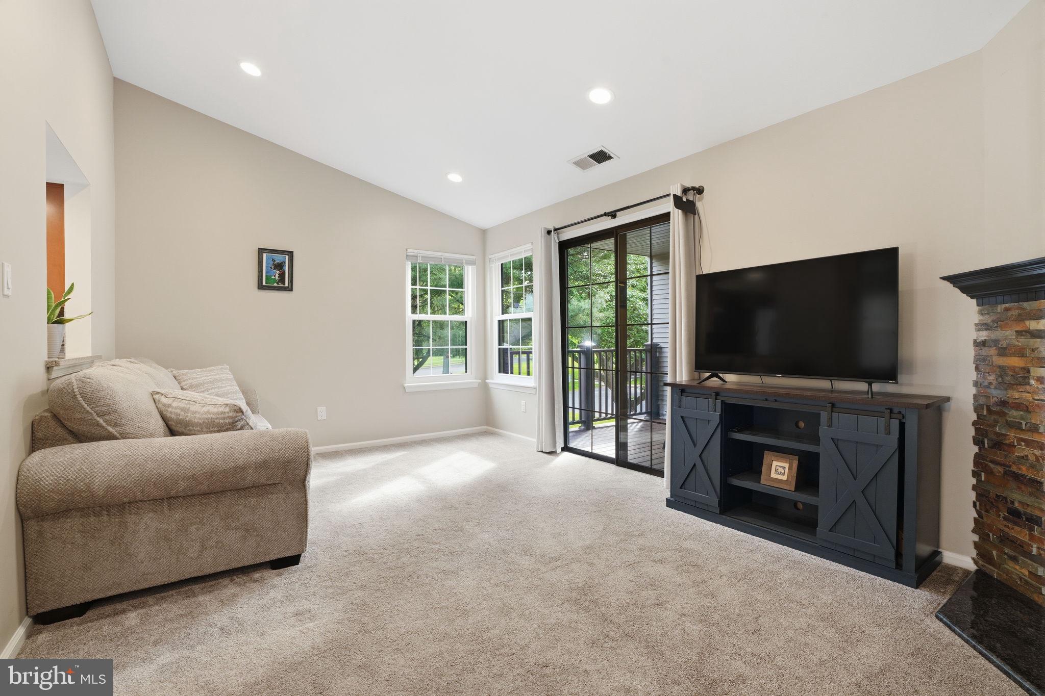 HAMPTON GREENS - Residential
