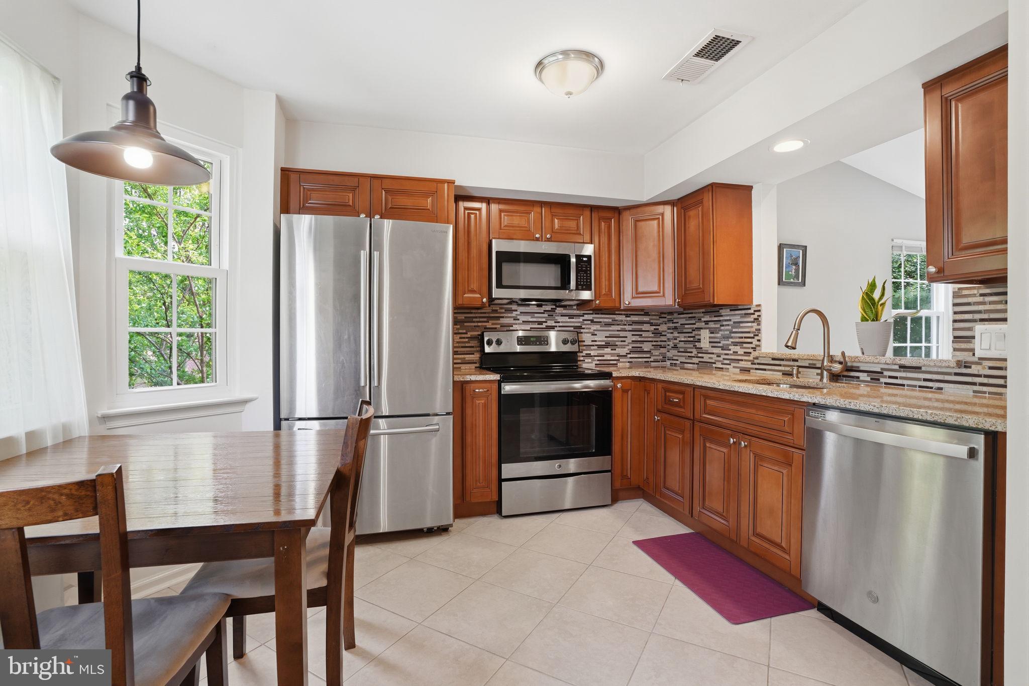 HAMPTON GREENS - Residential