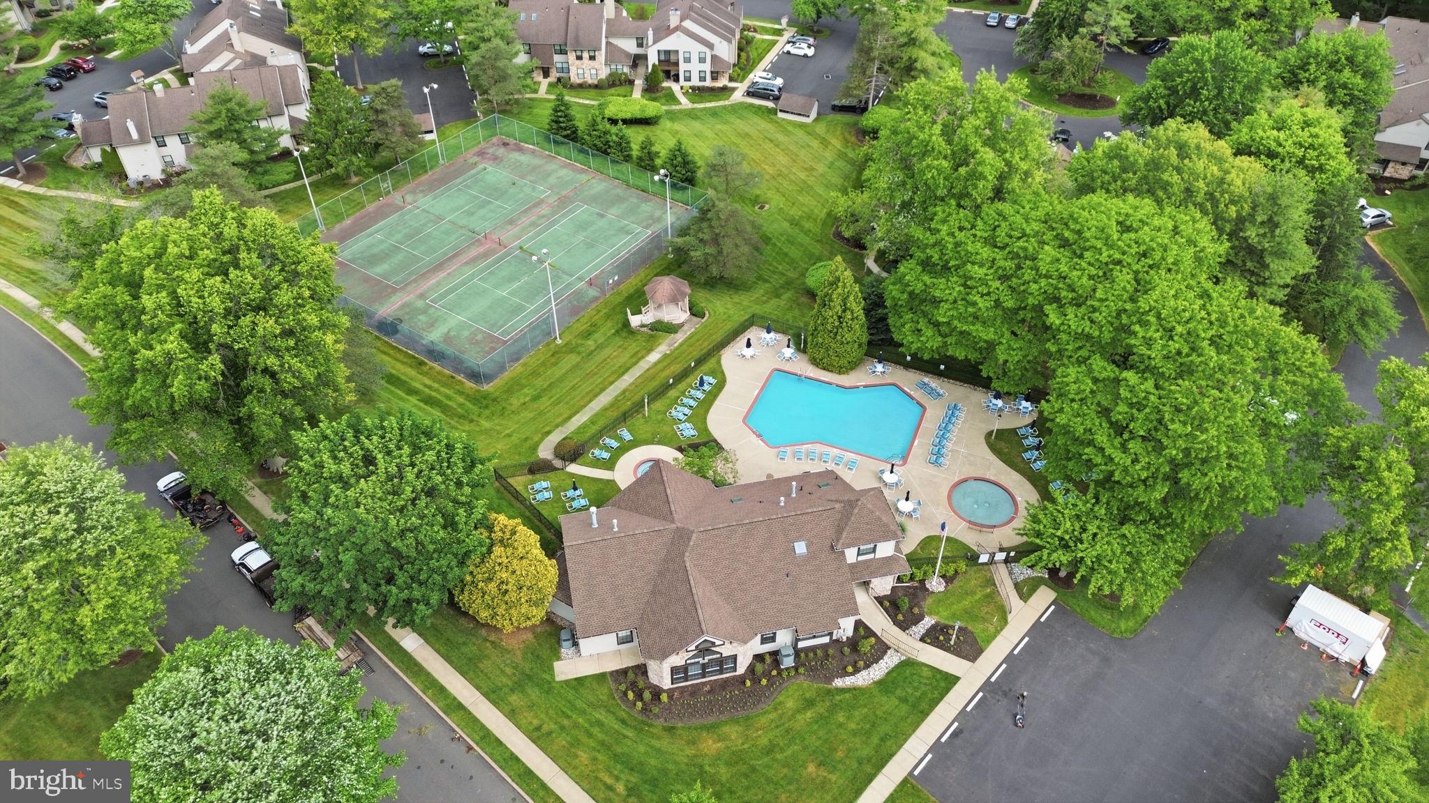 HAMPTON GREENS - Residential