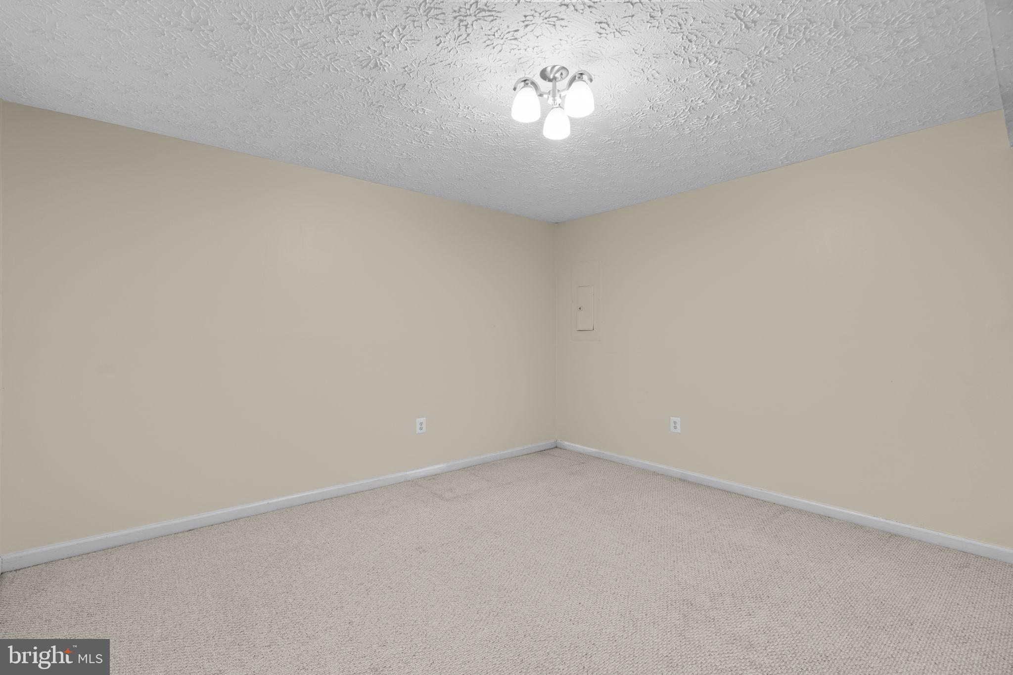 RUSSETT - Residential