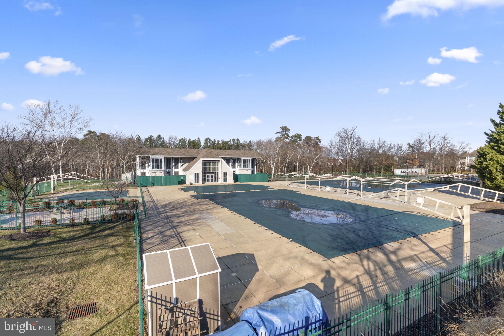 RUSSETT - Residential